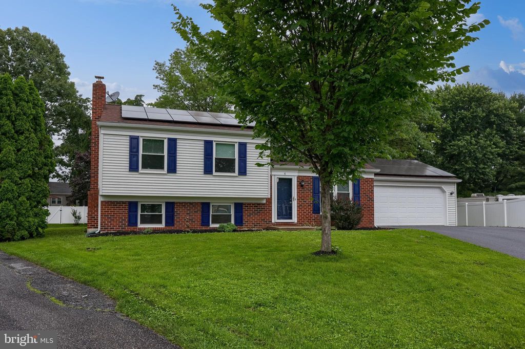 Photo of 6 Carlton Court, WILLOW STREET, PA 17584 (MLS # PALA2071708)