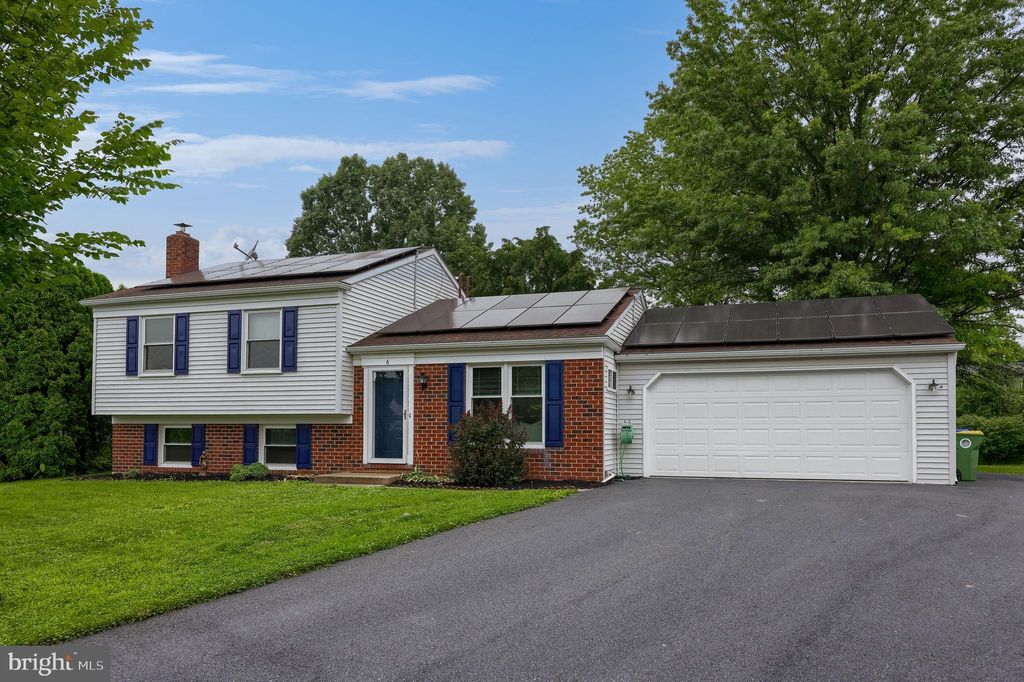 Photo of 6 Carlton Court, WILLOW STREET, PA 17584 (MLS # PALA2071708)