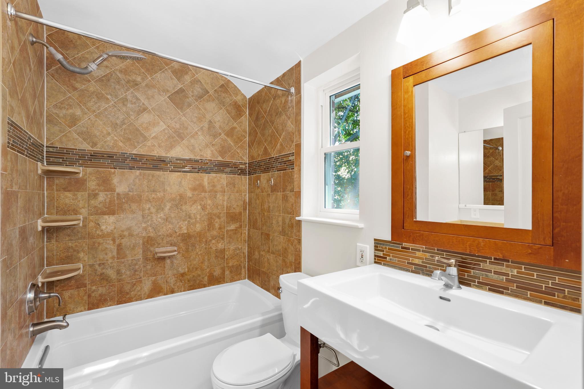 WHEATON HILLS - Residential Lease