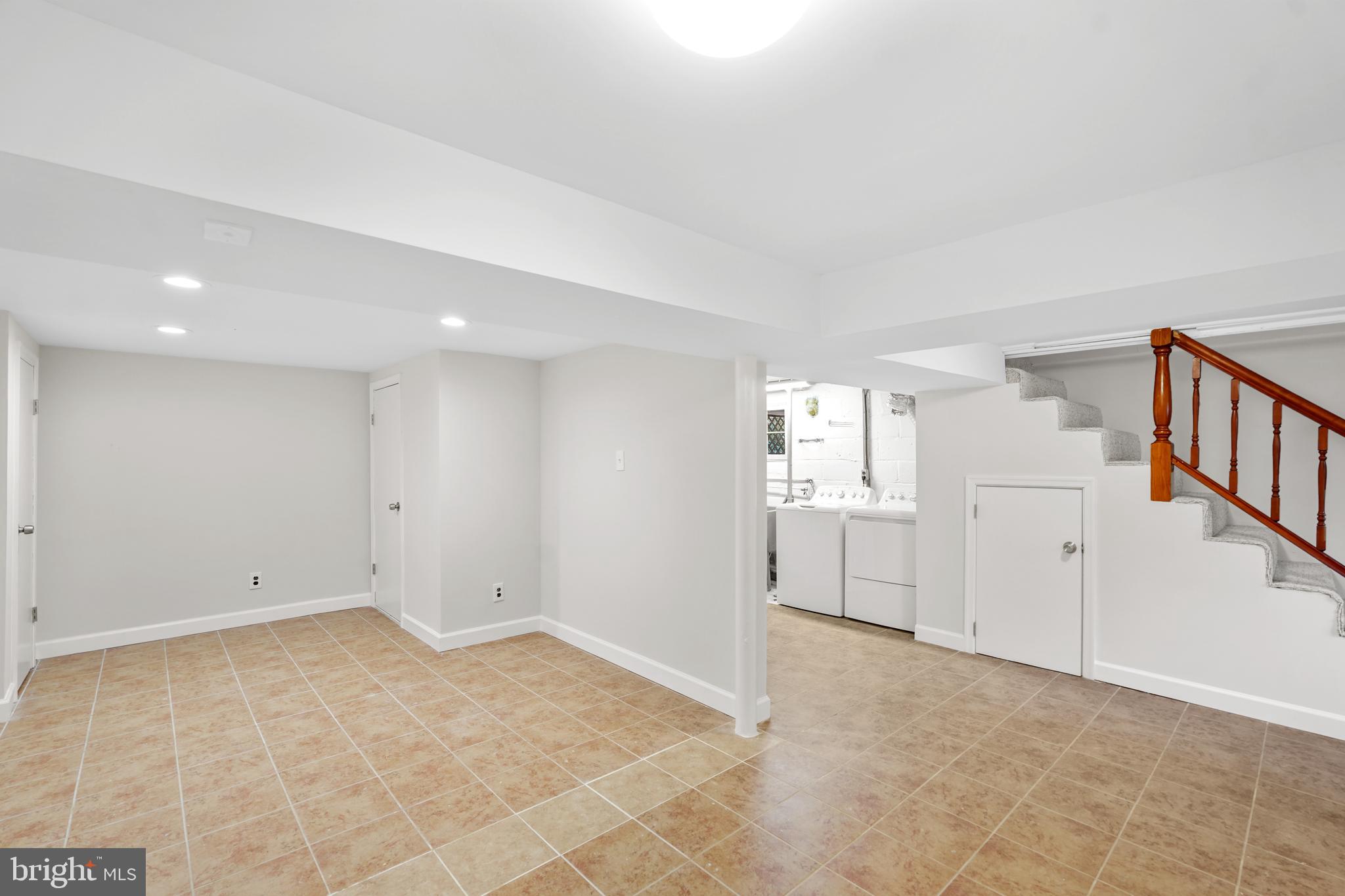 WHEATON HILLS - Residential Lease