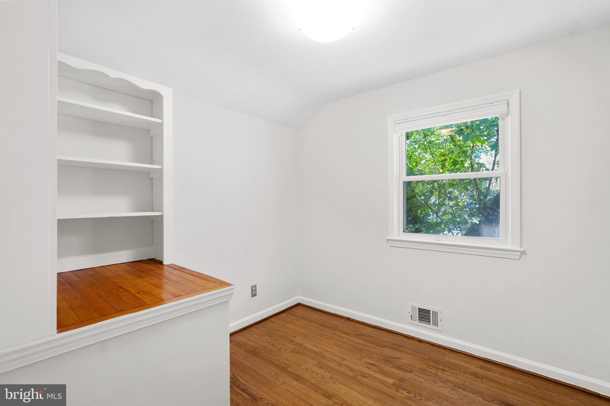 WHEATON HILLS - Residential Lease