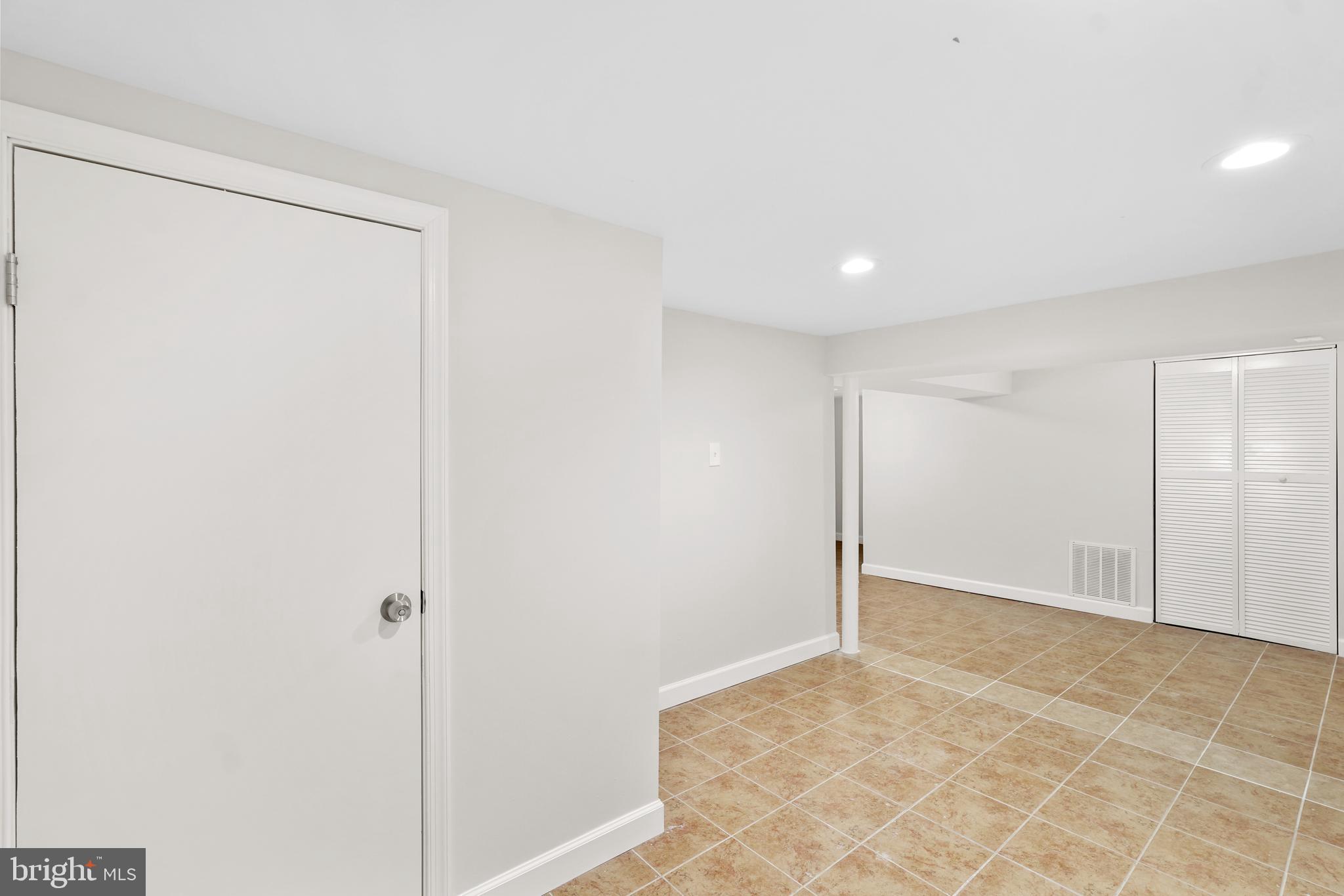 WHEATON HILLS - Residential Lease