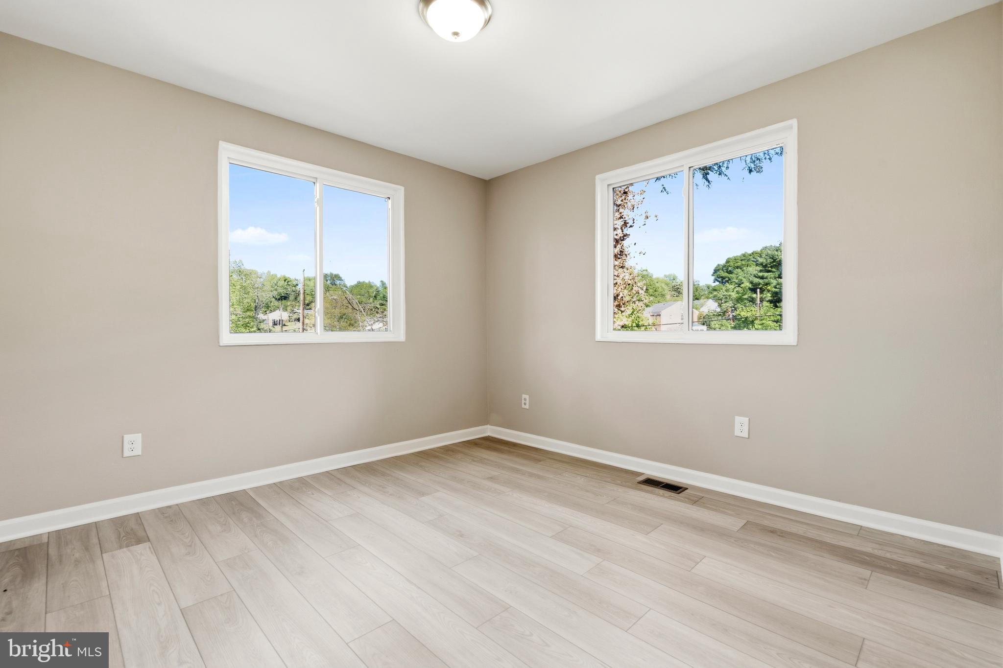 UNIVERSITY HILLS - Residential