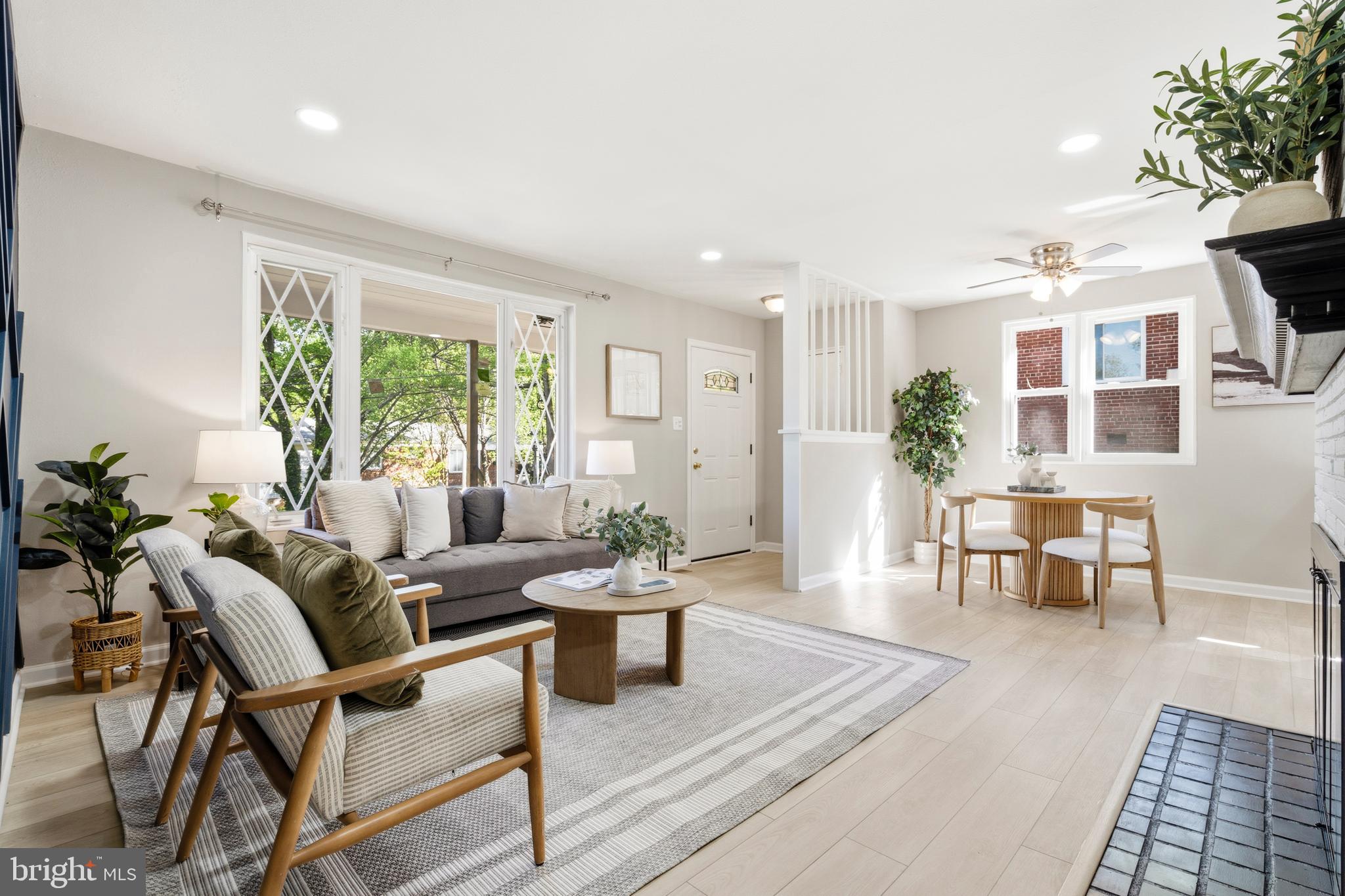 UNIVERSITY HILLS - Residential