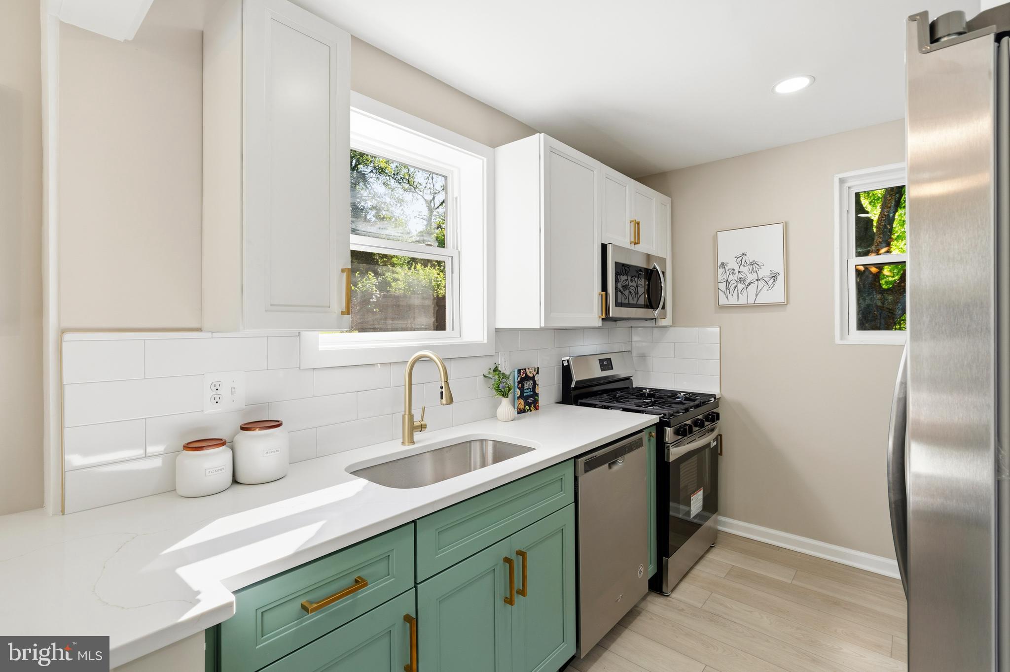 UNIVERSITY HILLS - Residential