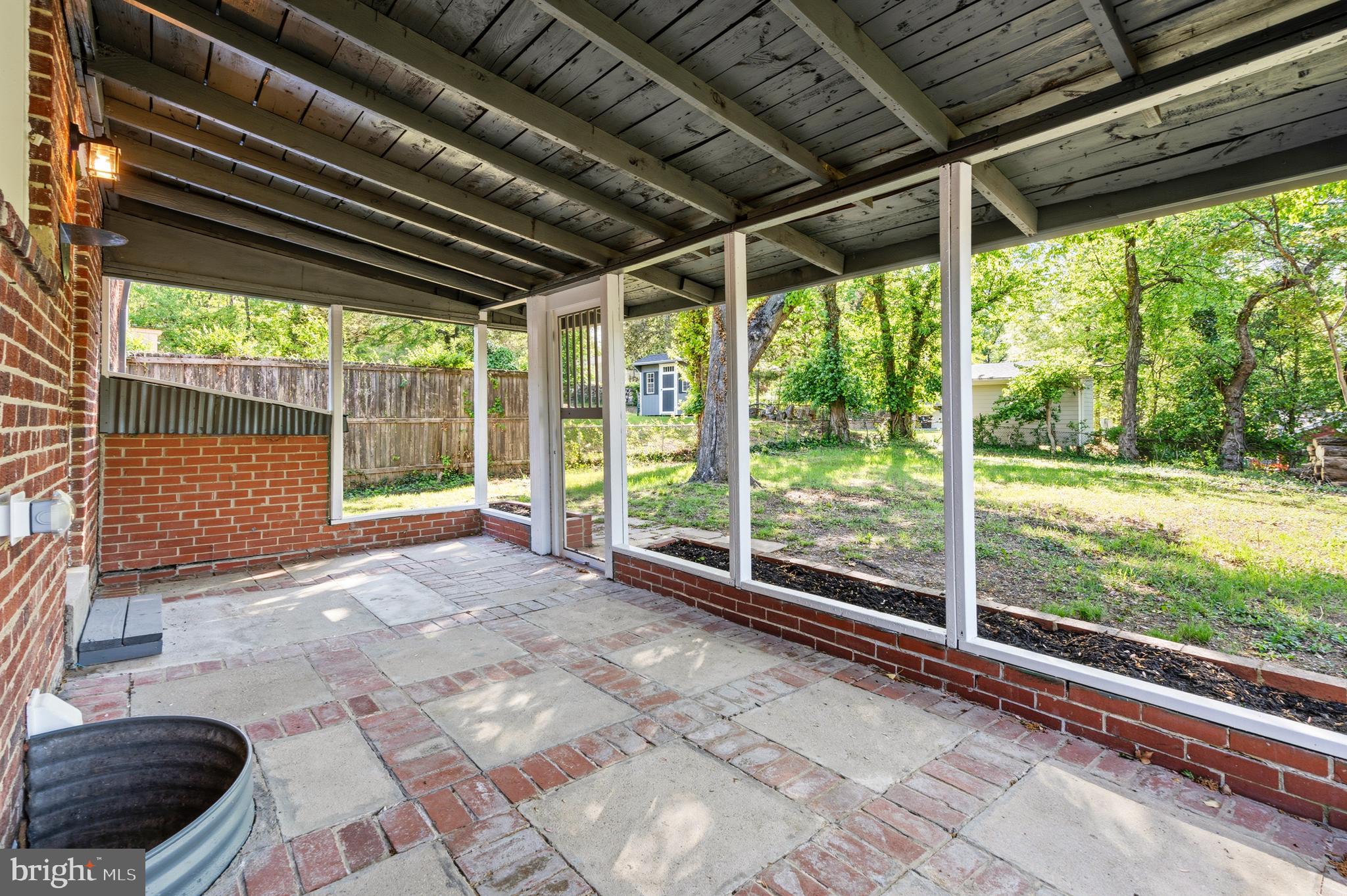 UNIVERSITY HILLS - Residential