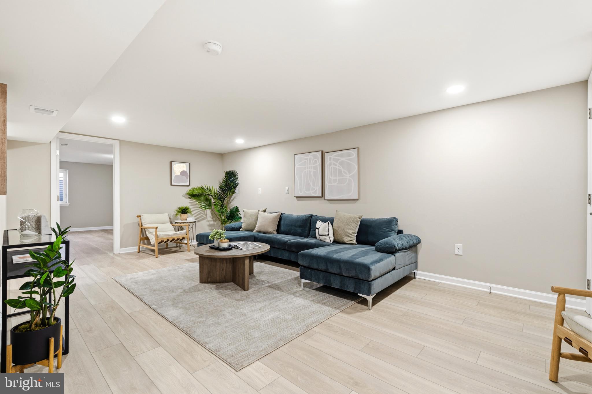 UNIVERSITY HILLS - Residential