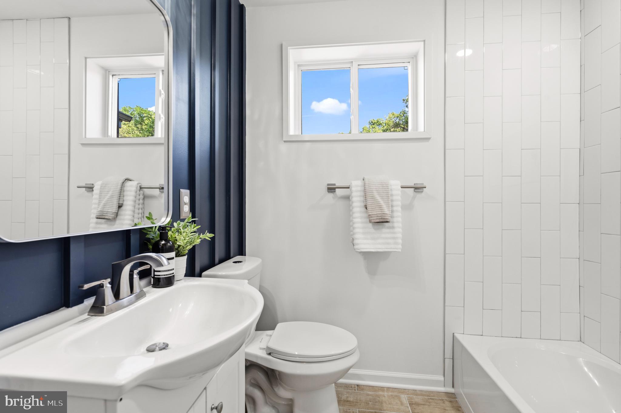 UNIVERSITY HILLS - Residential