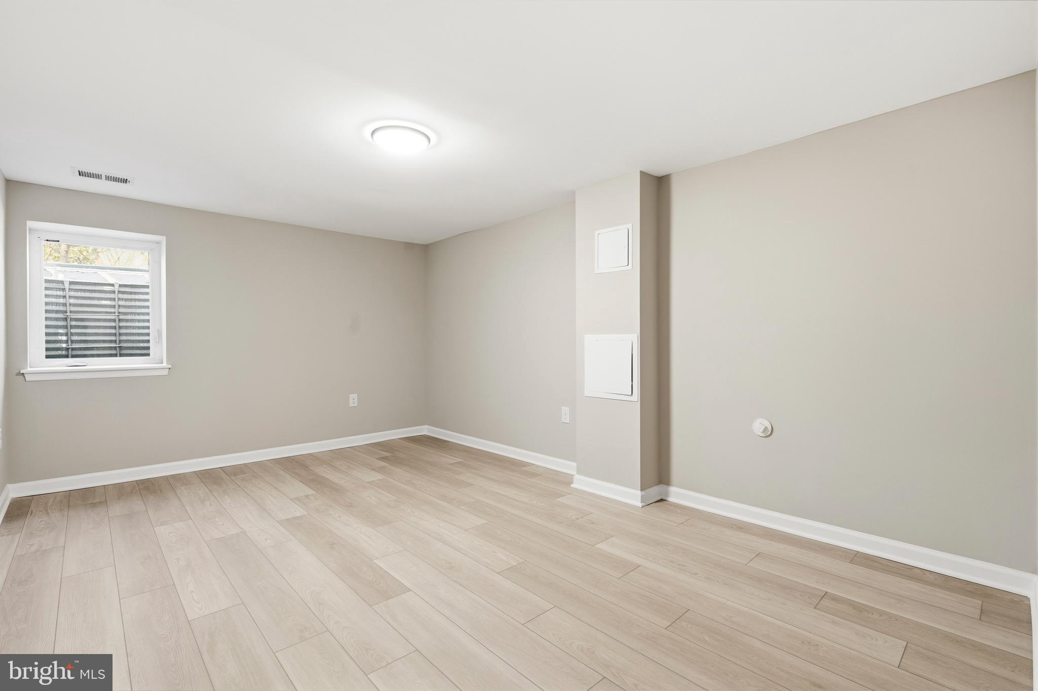 UNIVERSITY HILLS - Residential