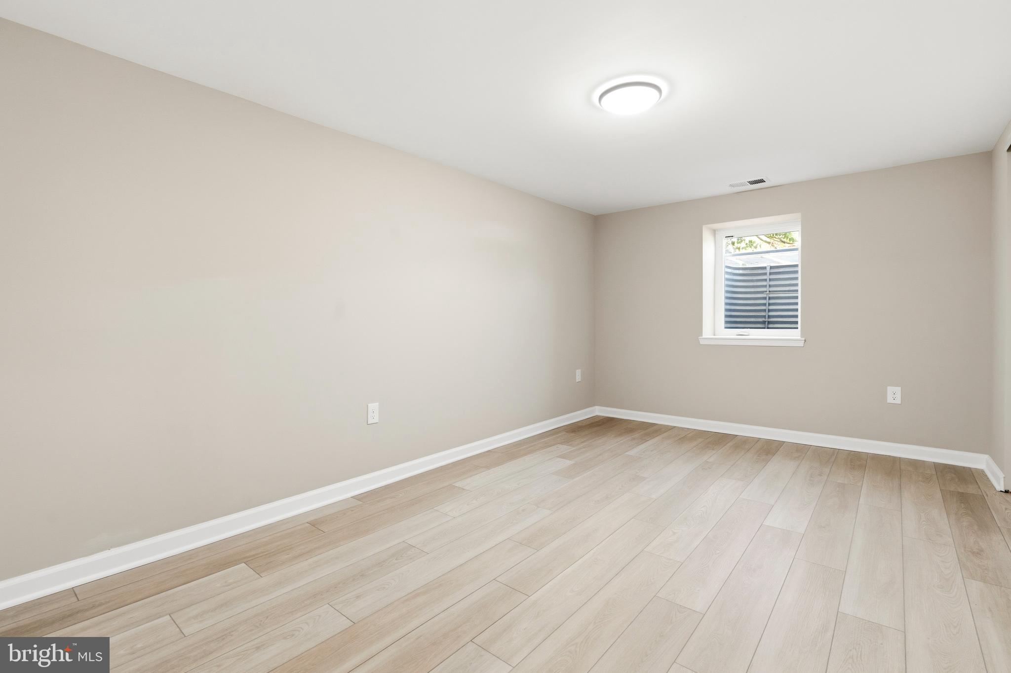 UNIVERSITY HILLS - Residential