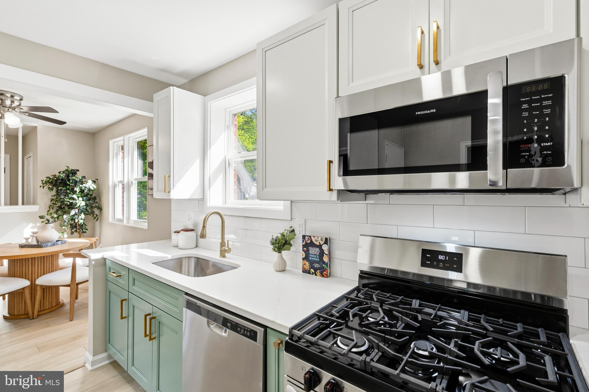 UNIVERSITY HILLS - Residential