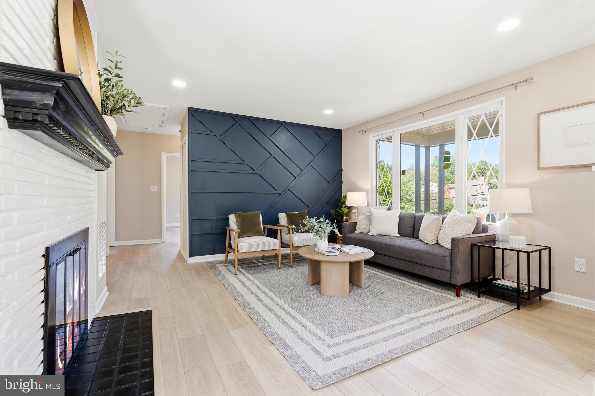 UNIVERSITY HILLS - Residential