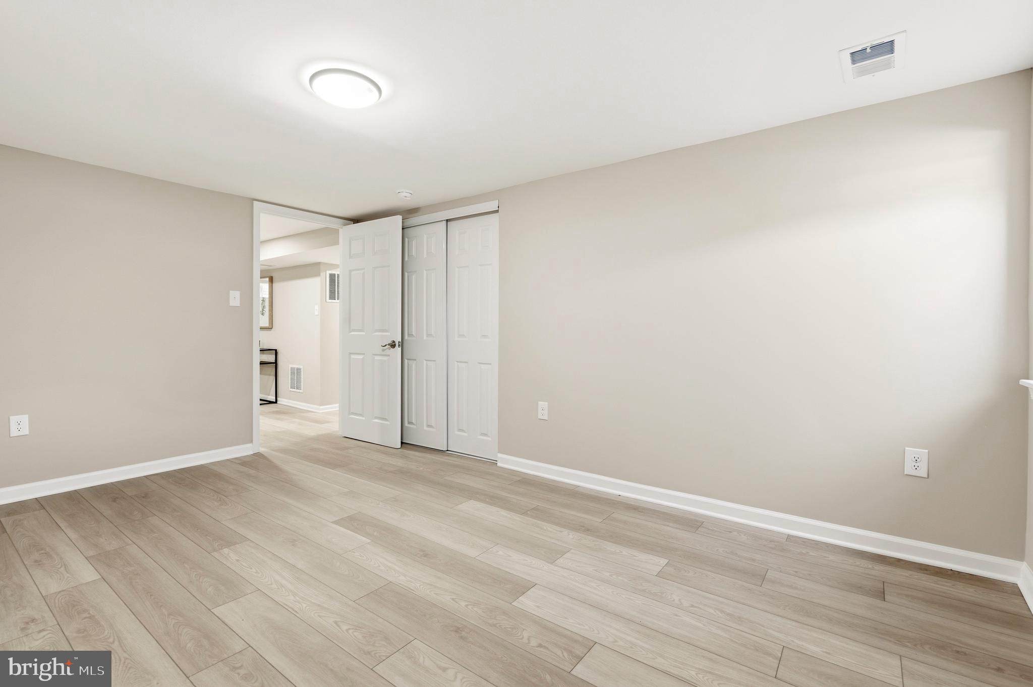 UNIVERSITY HILLS - Residential
