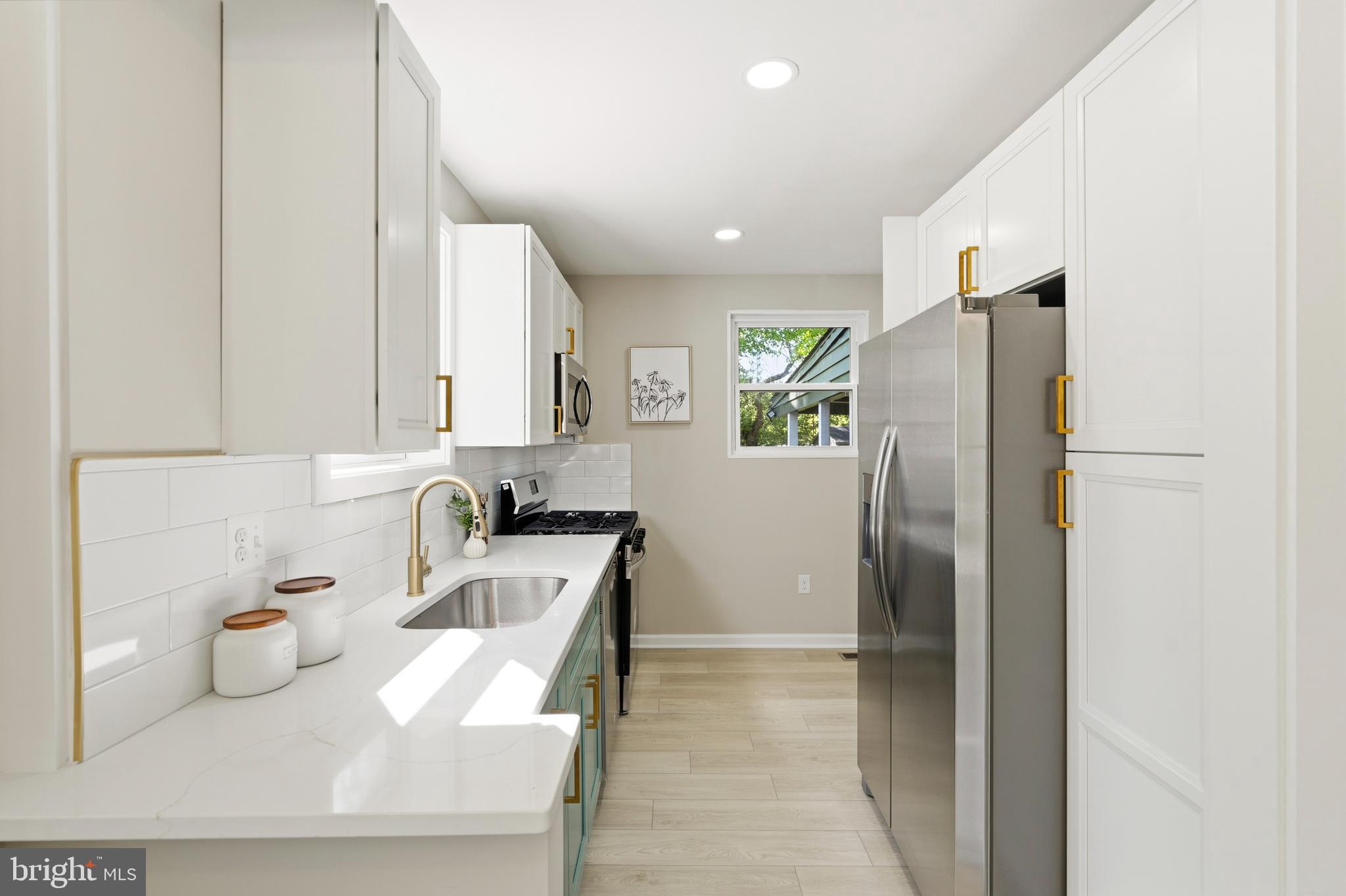 UNIVERSITY HILLS - Residential