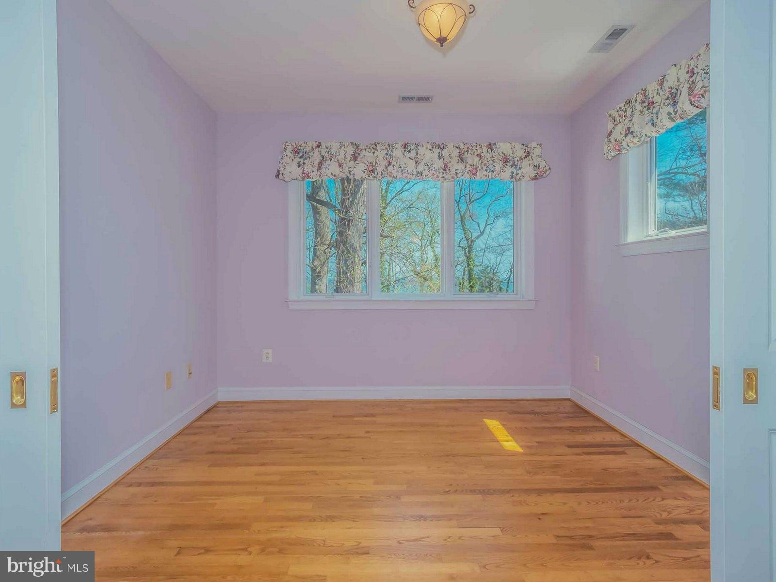 LONG BEACH - Residential