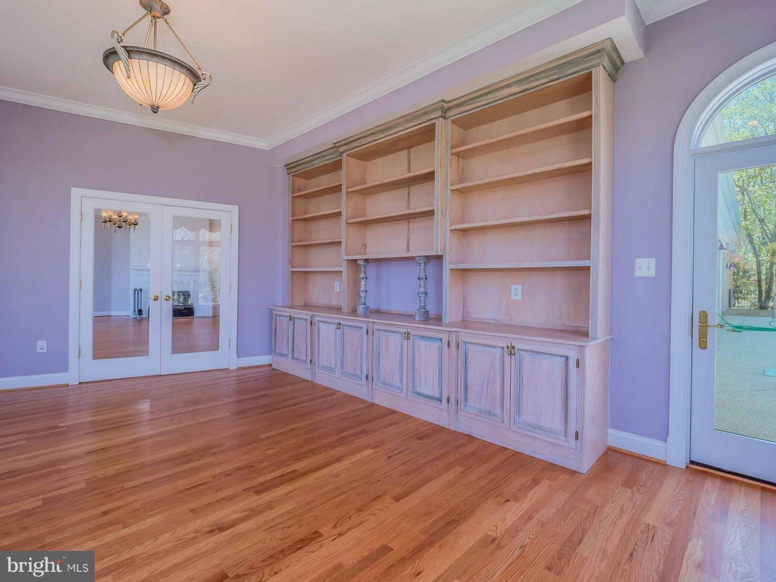 LONG BEACH - Residential