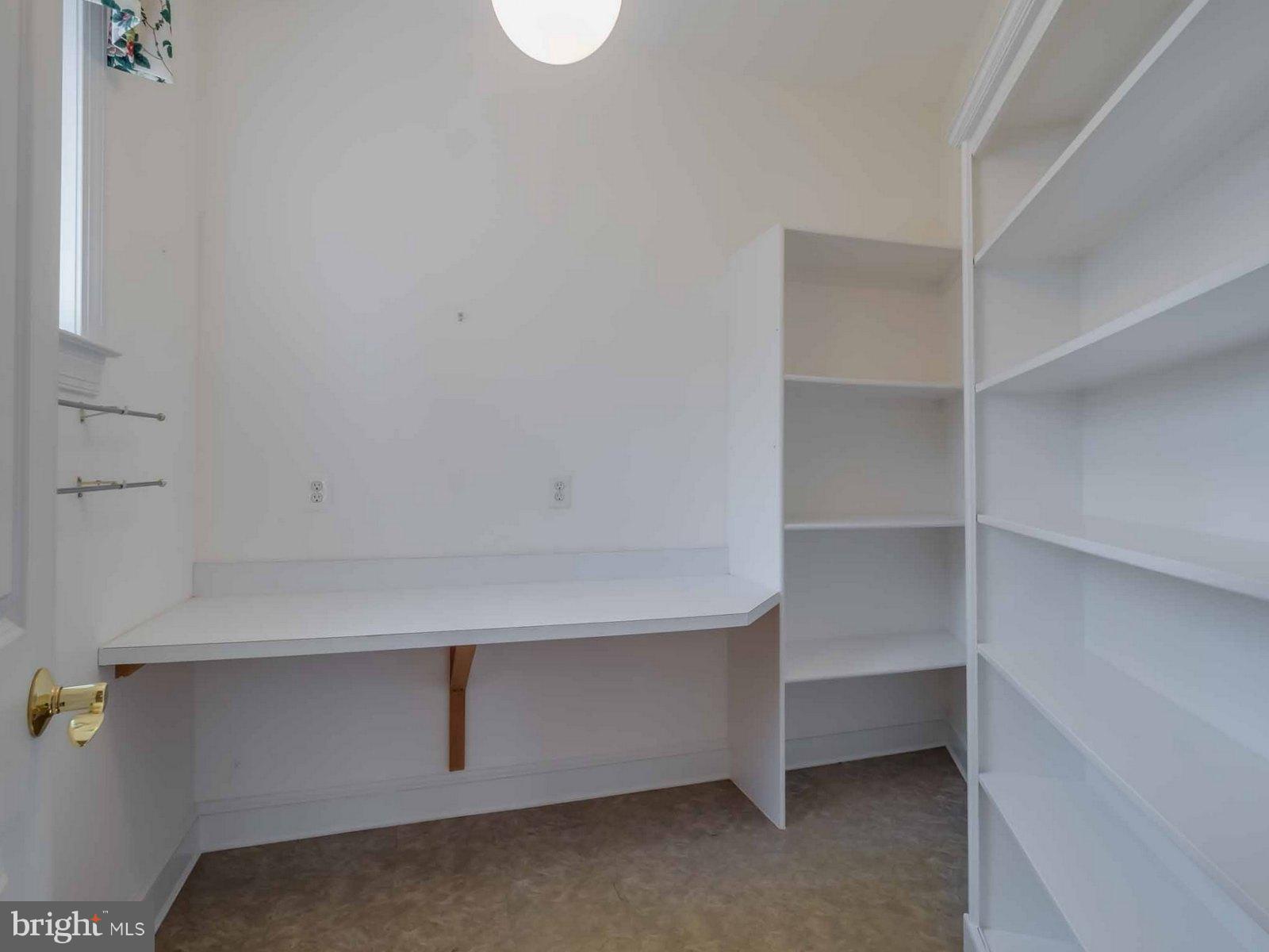 LONG BEACH - Residential