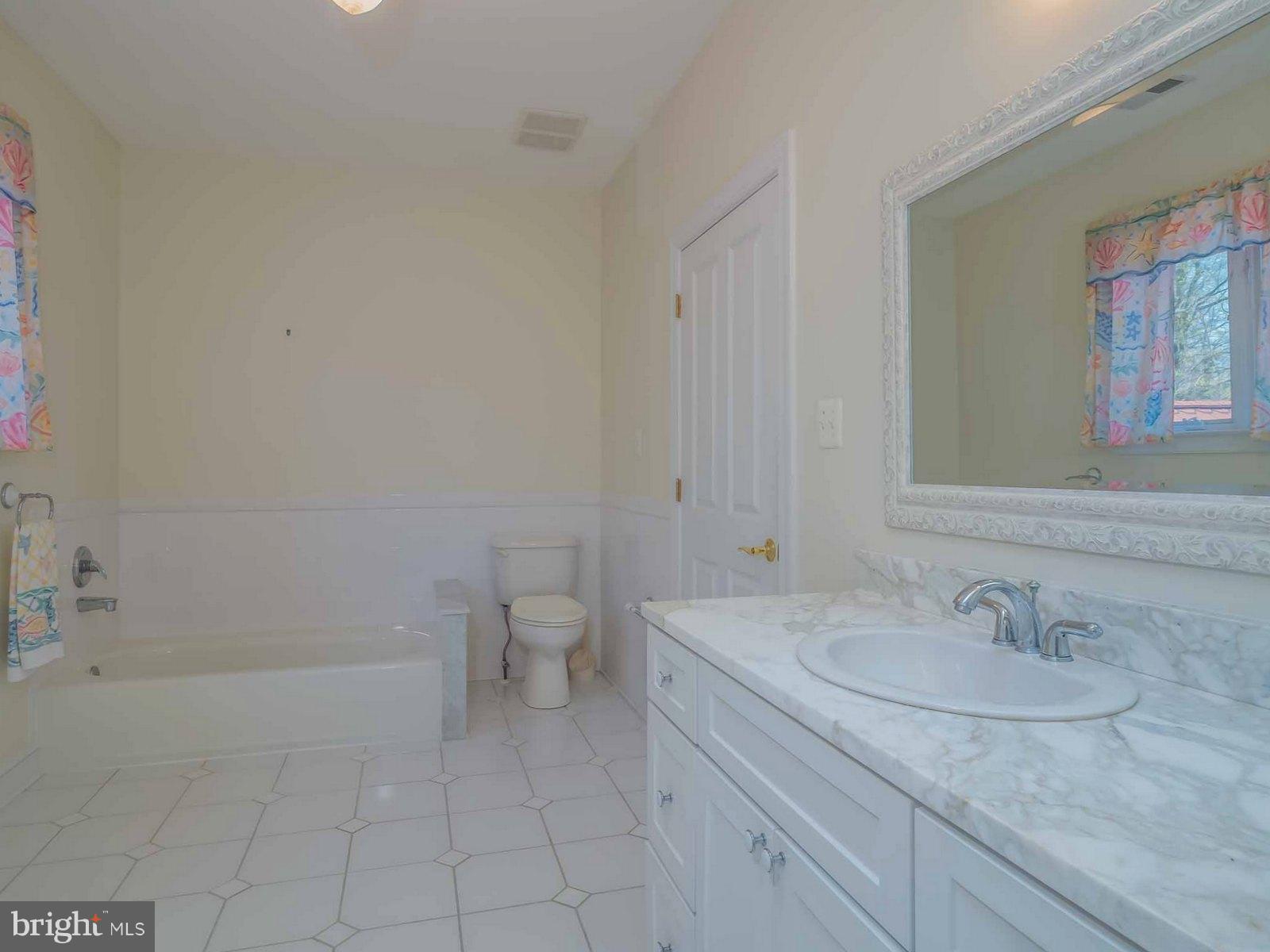 LONG BEACH - Residential