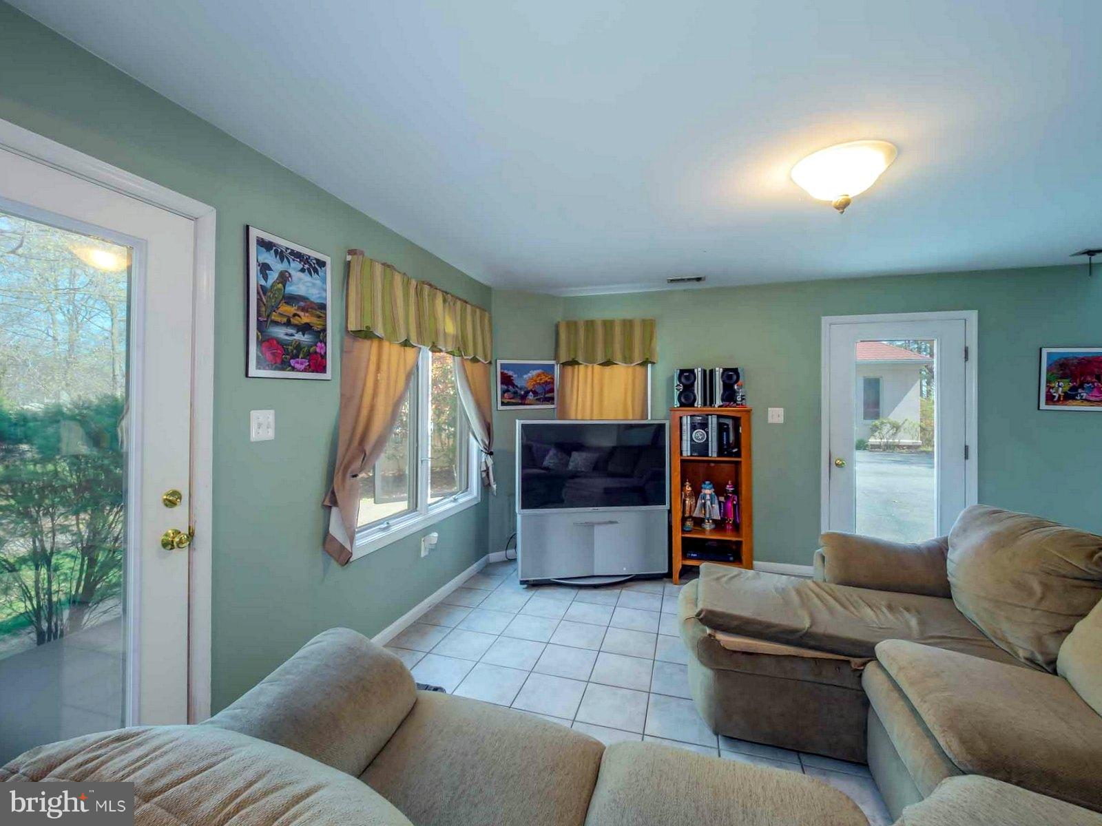 LONG BEACH - Residential