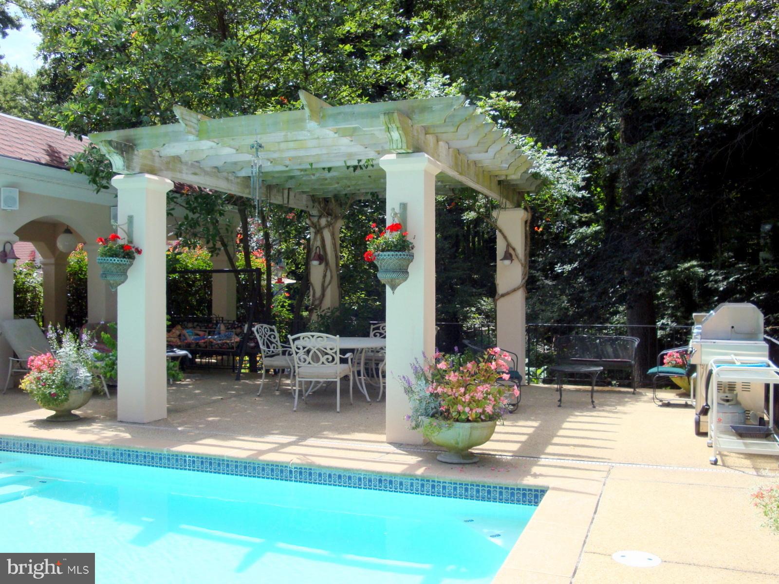 LONG BEACH - Residential