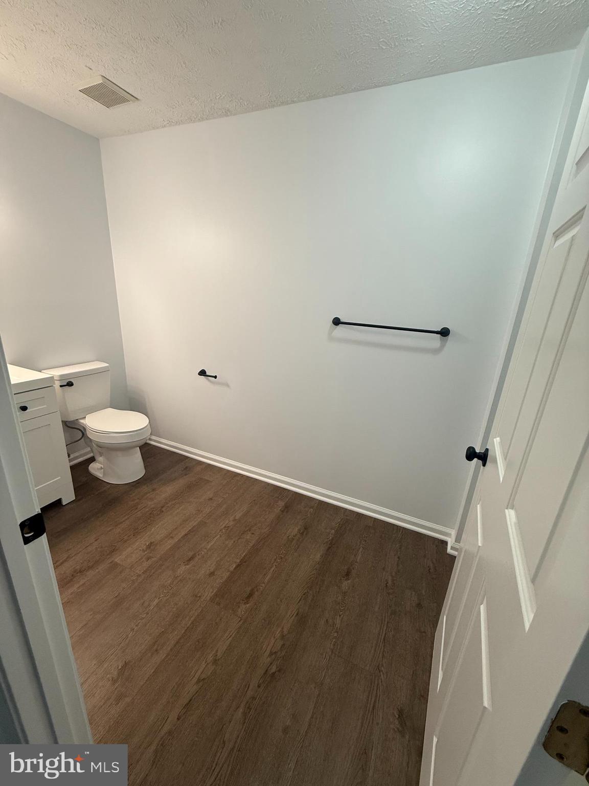 STUART MECHANIC - Residential Lease