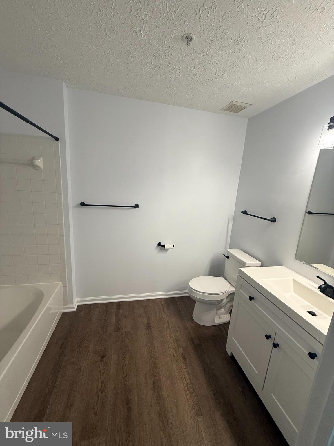 STUART MECHANIC - Residential Lease