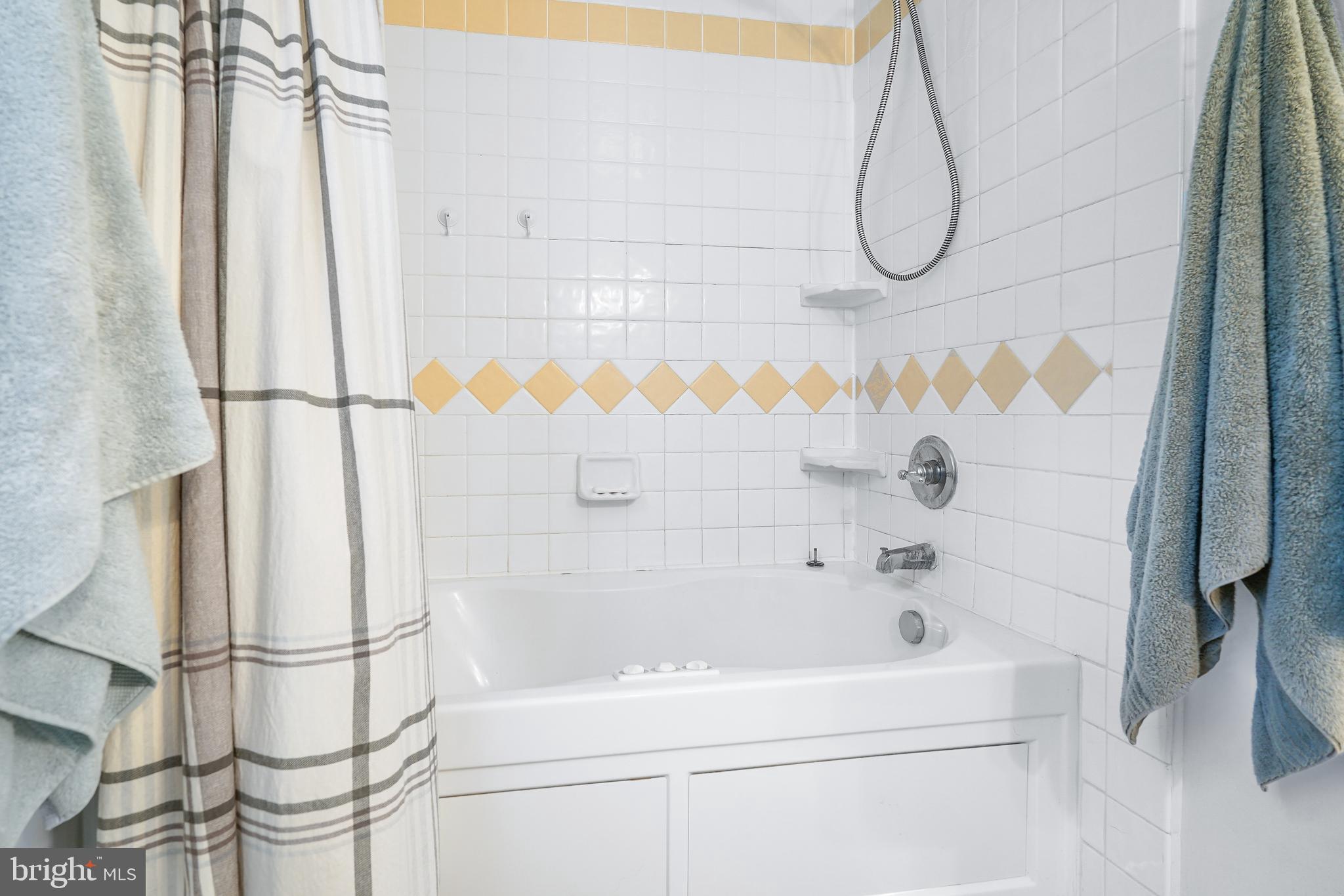 CHESAPEAKE HAVEN - Residential