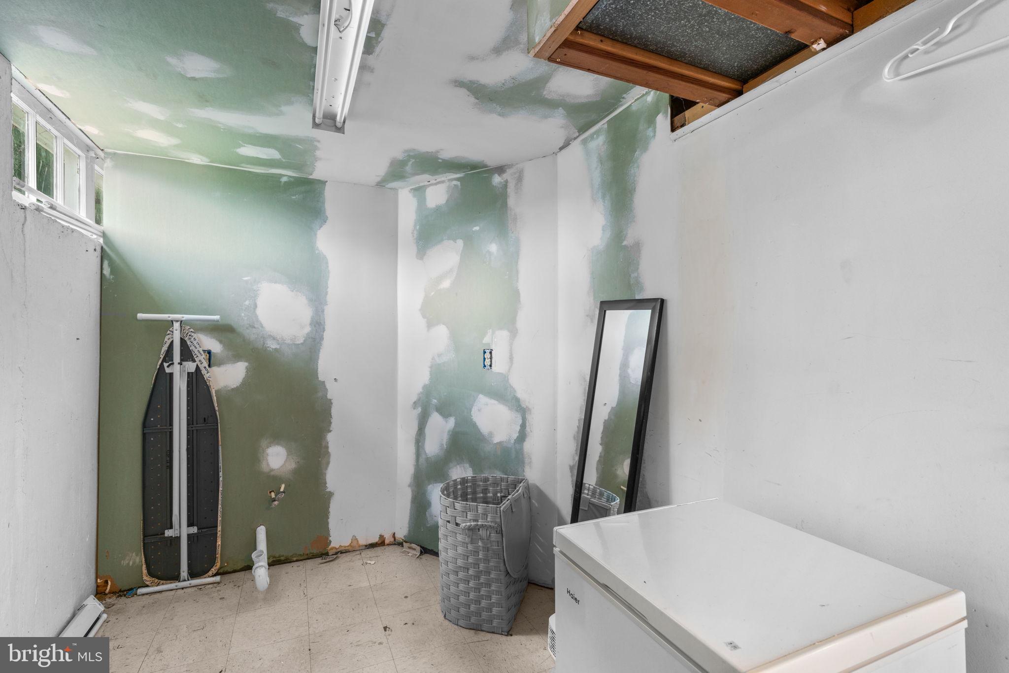 CROWN ESTATES - Residential