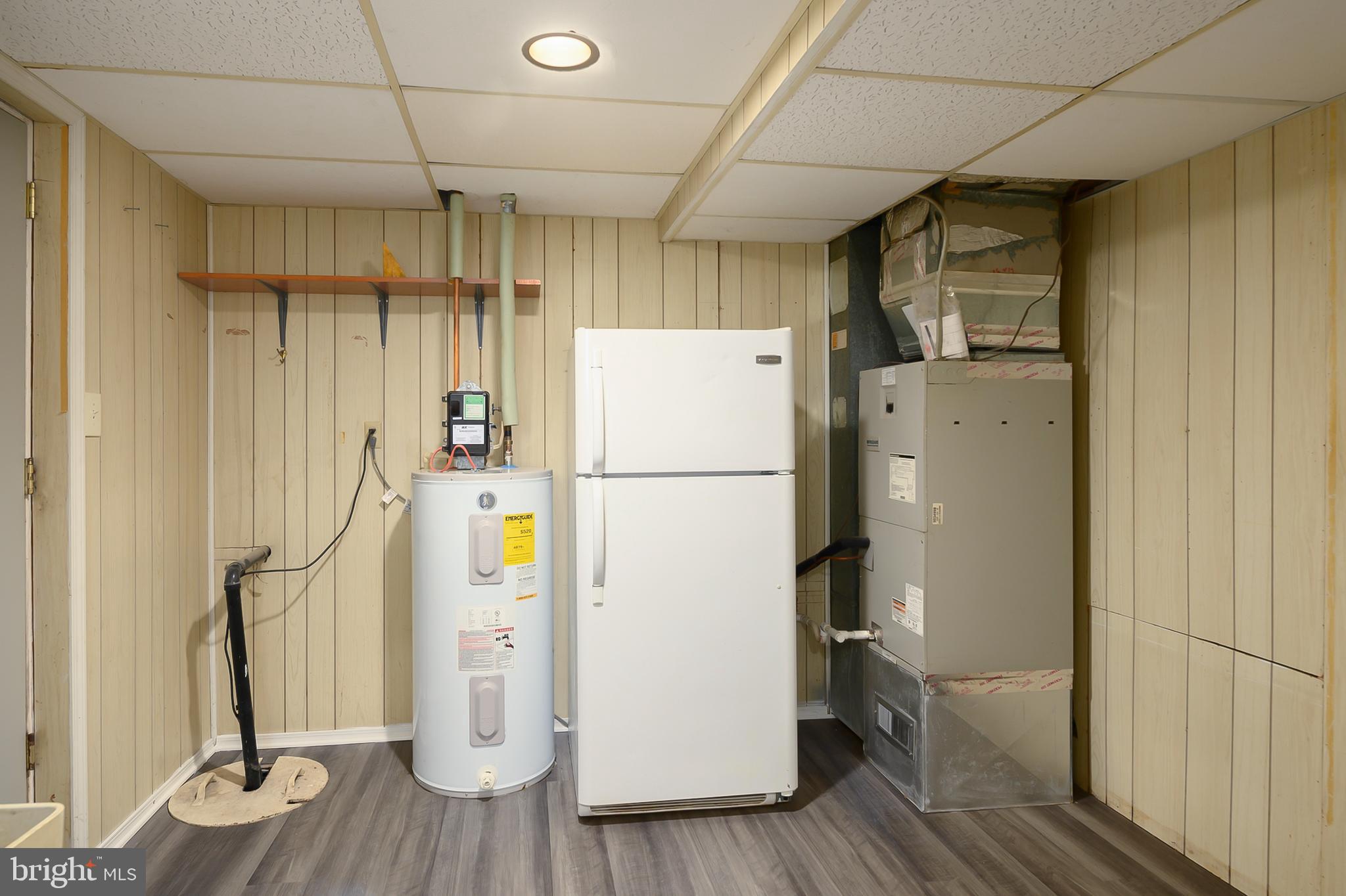 LINTHICUM OAKS - Residential