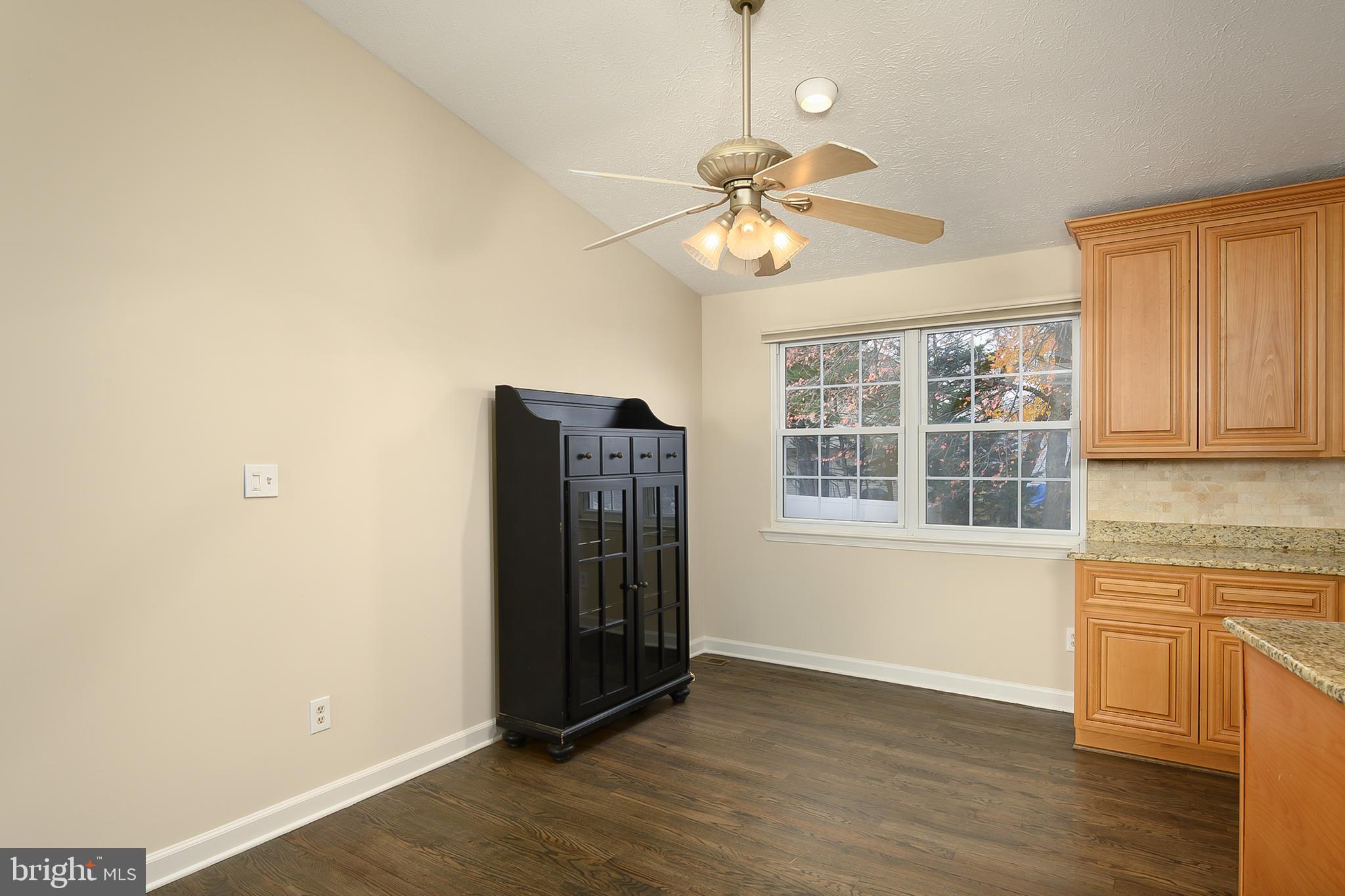 LINTHICUM OAKS - Residential