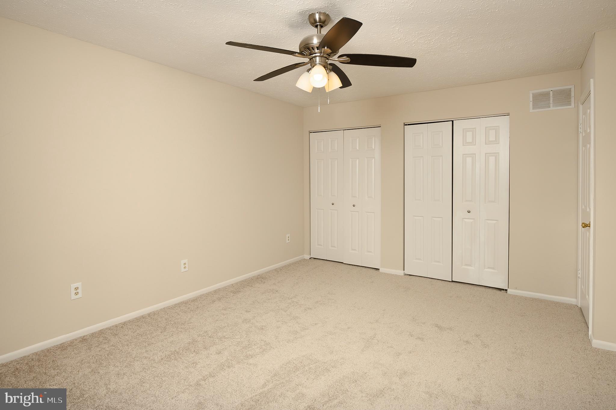 LINTHICUM OAKS - Residential