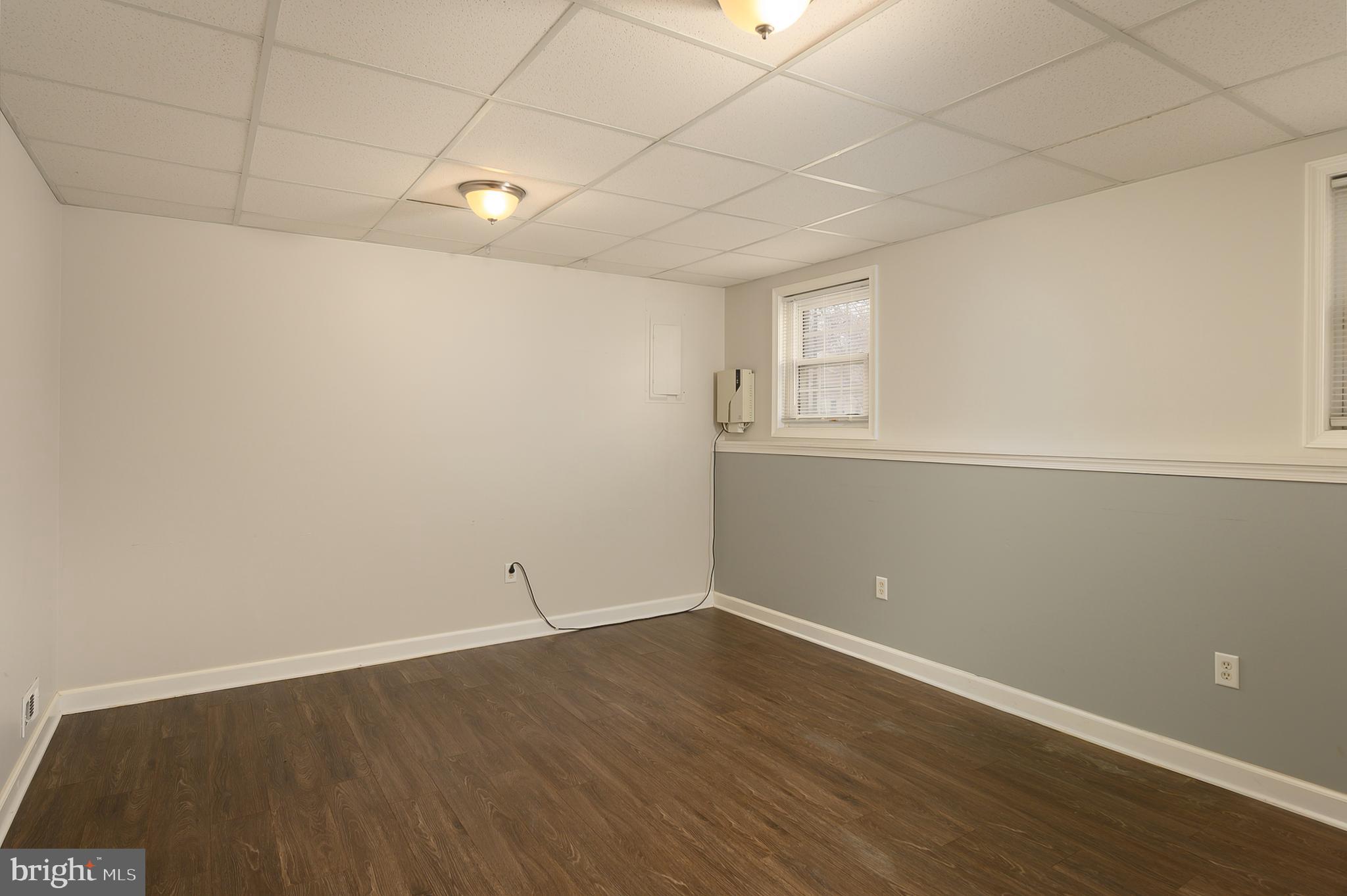 LINTHICUM OAKS - Residential