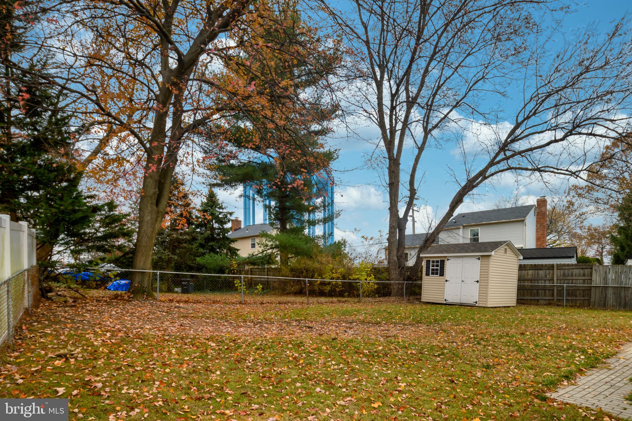 LINTHICUM OAKS - Residential