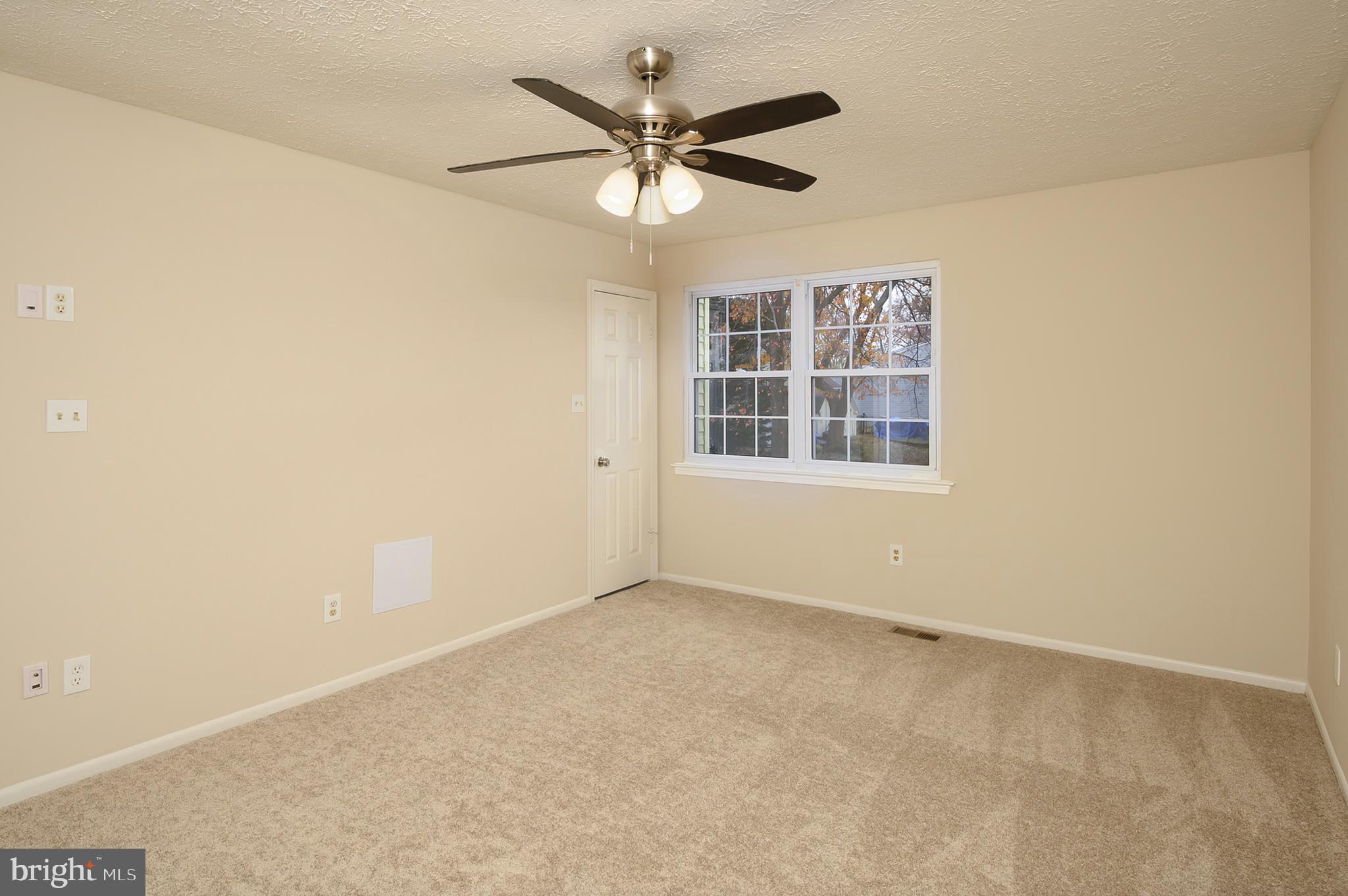 LINTHICUM OAKS - Residential