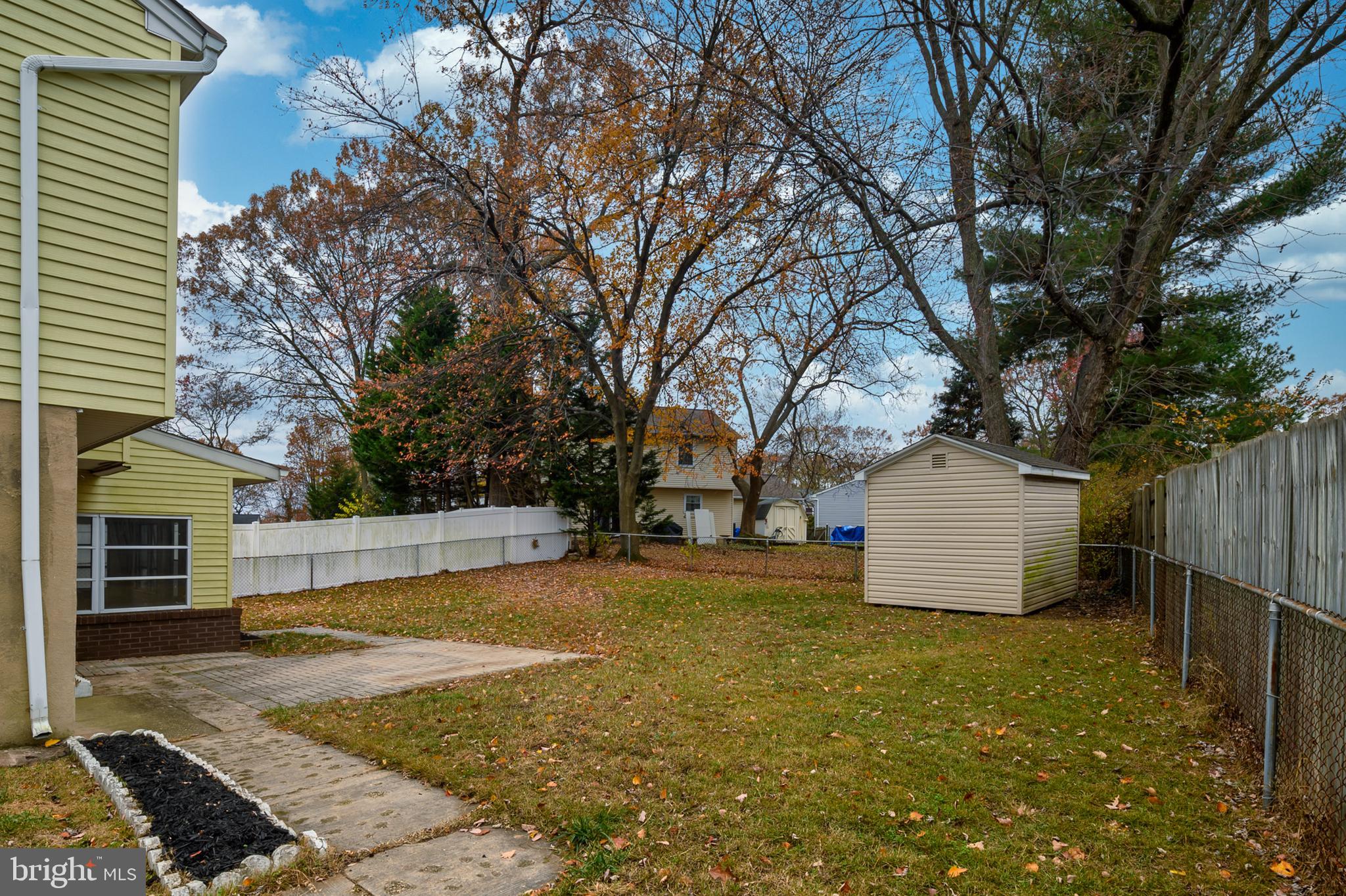 LINTHICUM OAKS - Residential