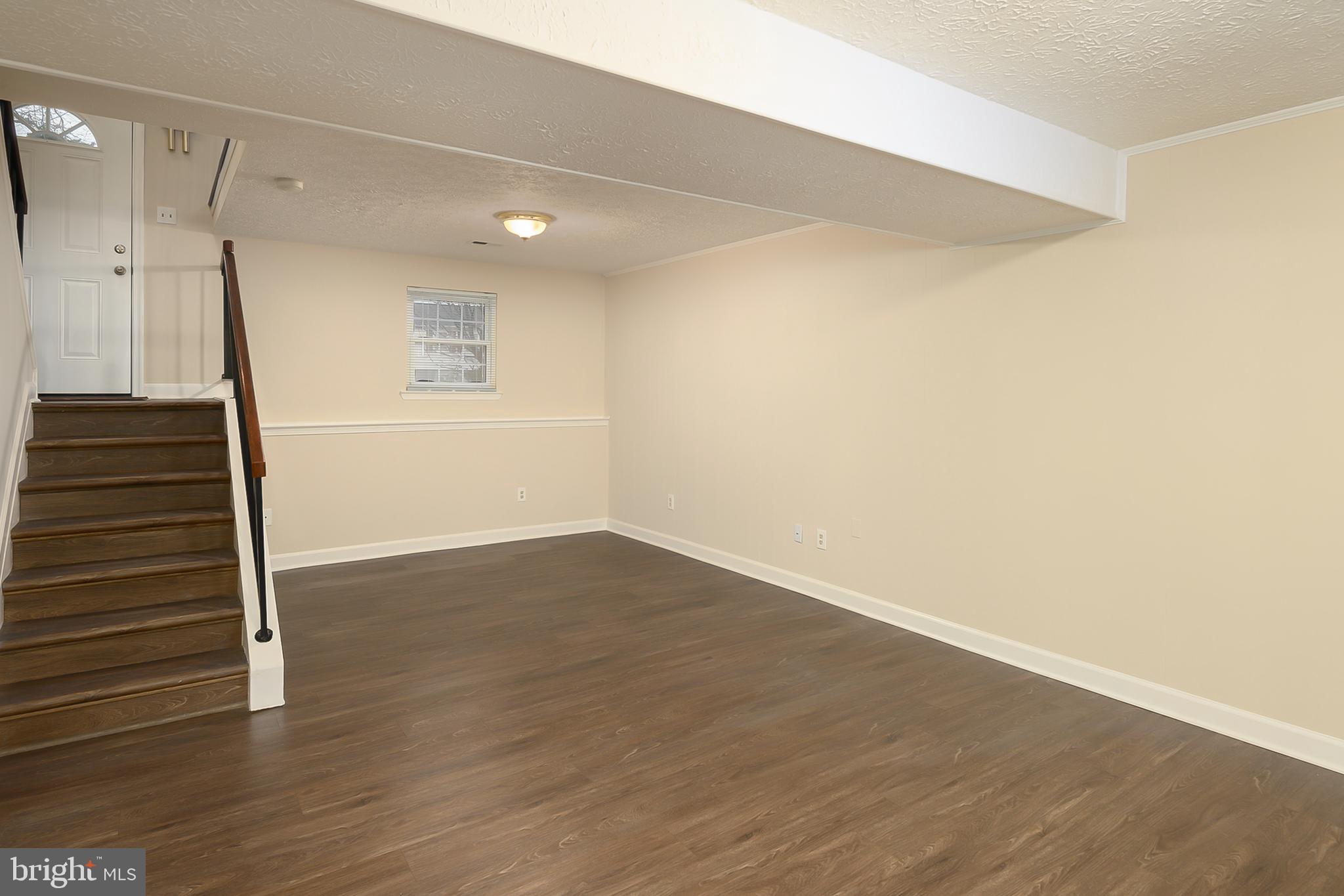 LINTHICUM OAKS - Residential