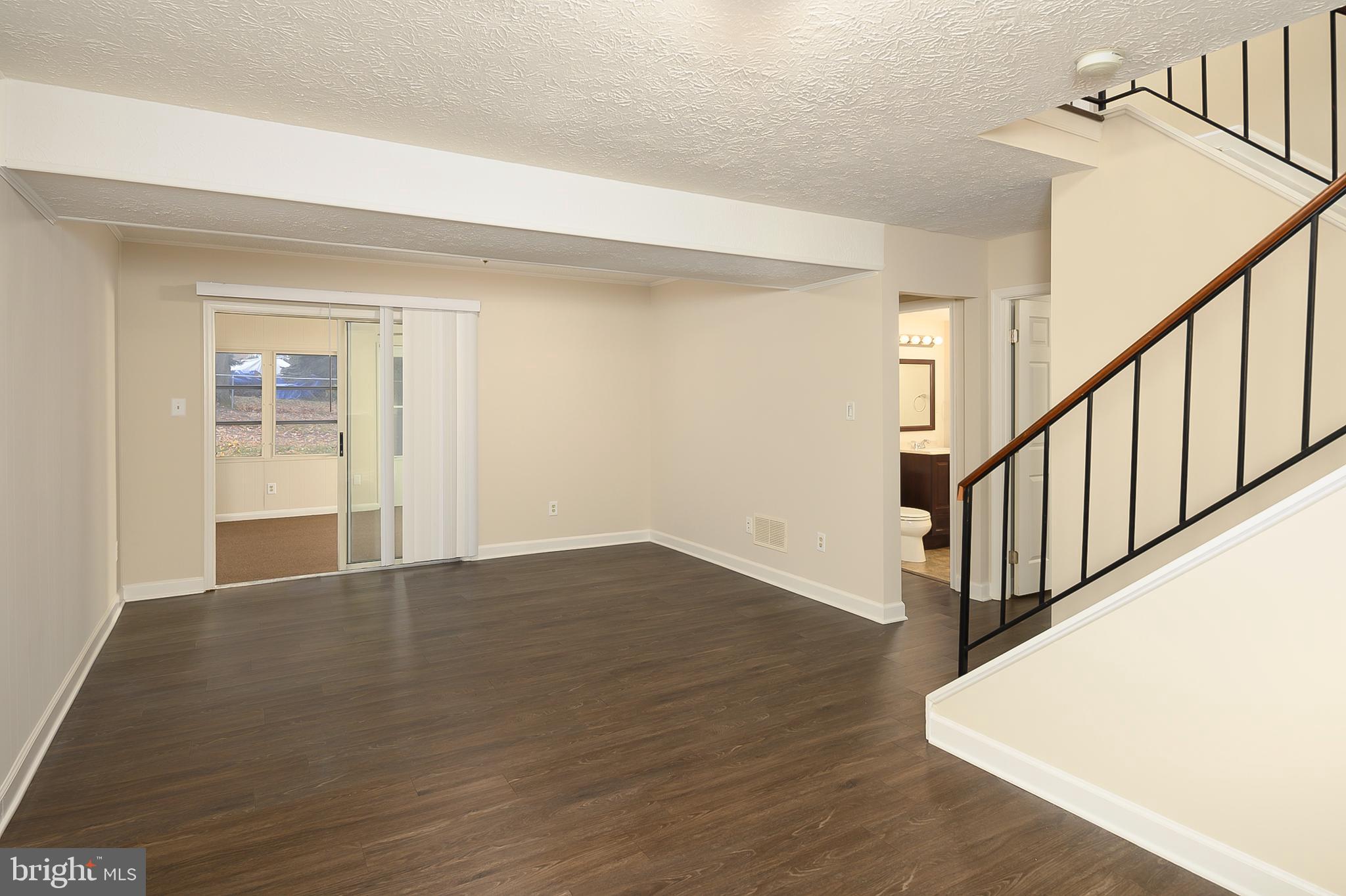 LINTHICUM OAKS - Residential