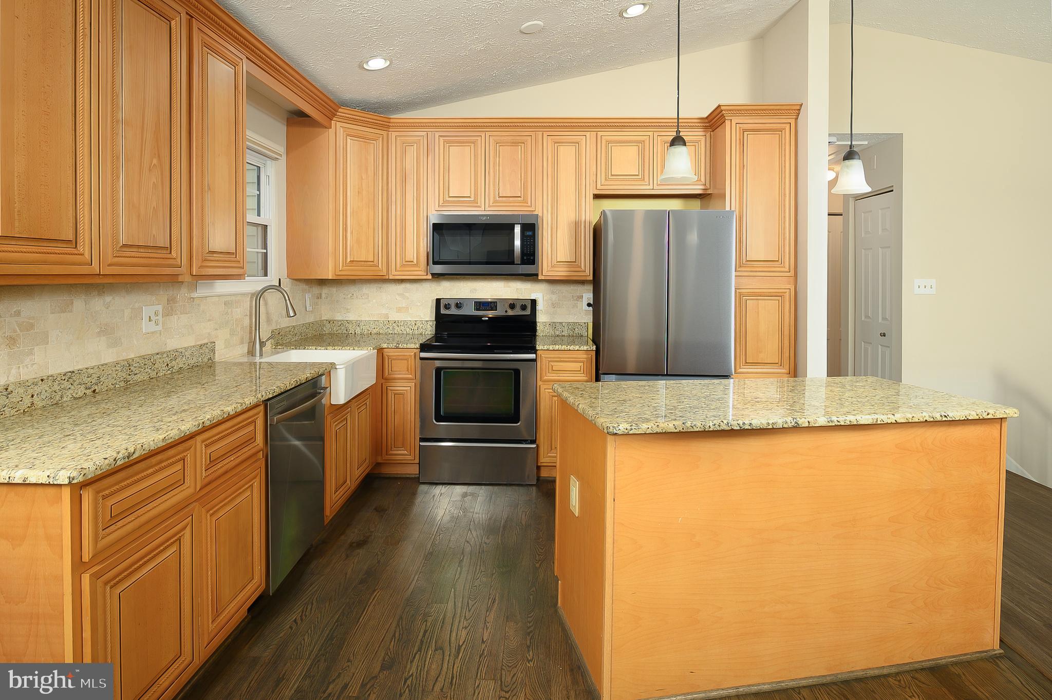 LINTHICUM OAKS - Residential