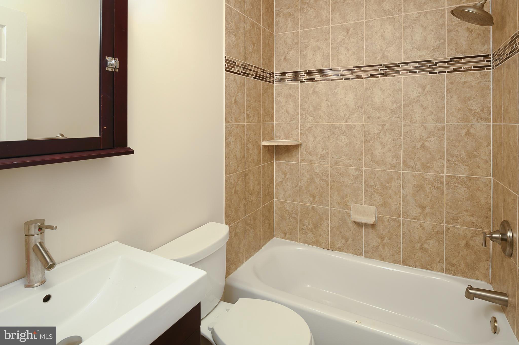 LINTHICUM OAKS - Residential