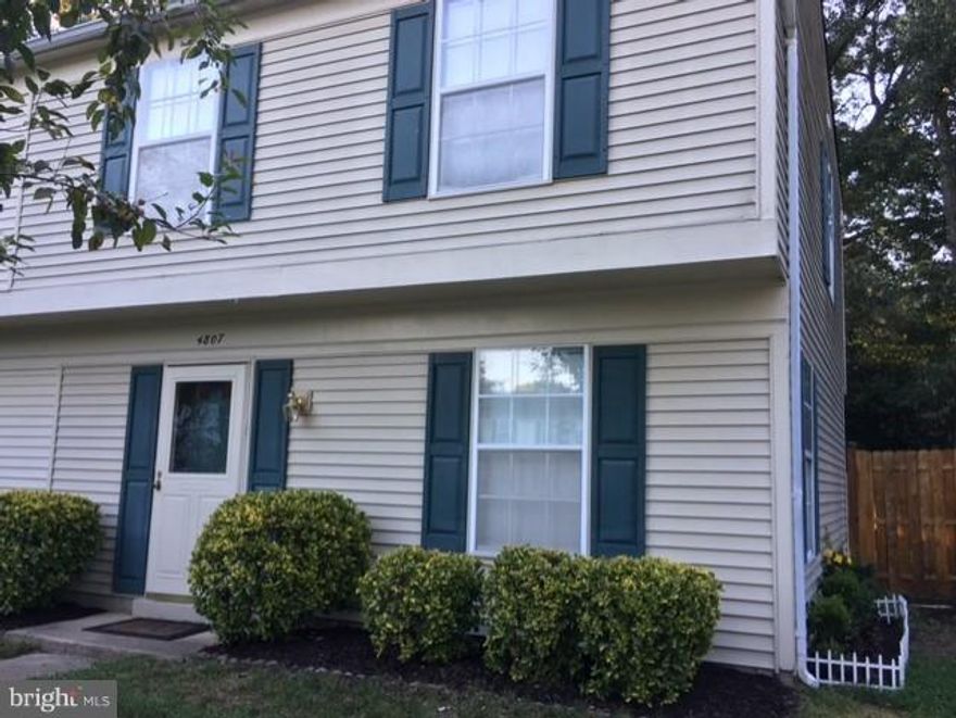 This well maintained gem is located on cul de sac in wonderful Charles County and is ready for immediate move in.sparkly granite kitchen counter tops, Oak hardwood floors.  Matching Marble Sink and Flooring in bathroom.  Amble Storage space with professionally hung organizers.  Laundry Room.   Large gated backyard with privacy fence & additional storage.  This one won t last !