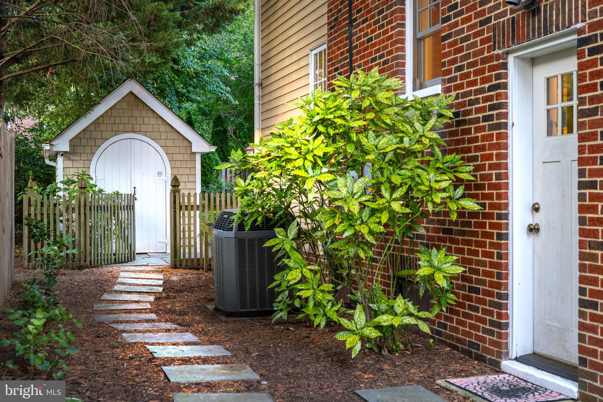 MURRAY HILL - Residential