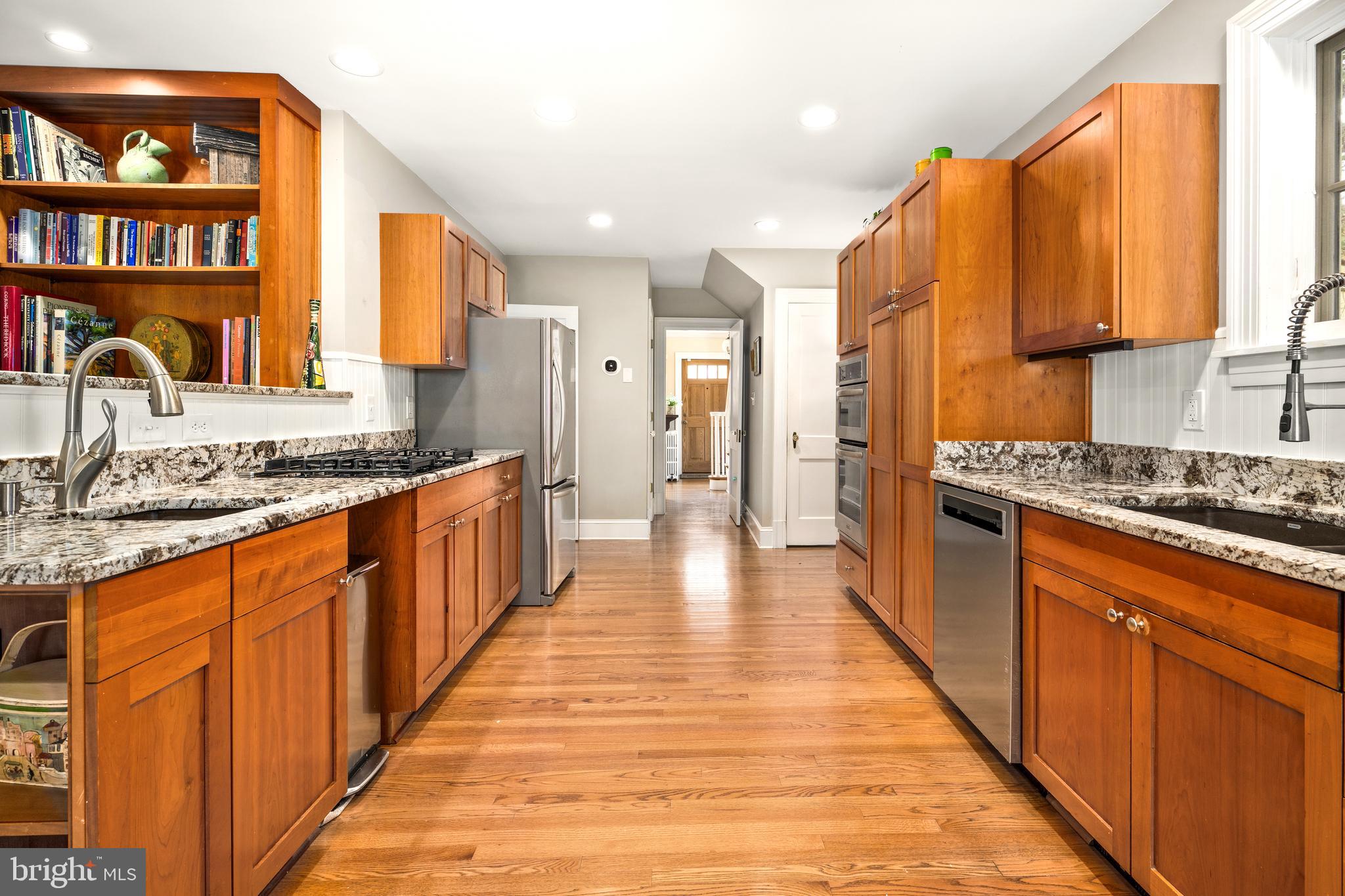 MURRAY HILL - Residential