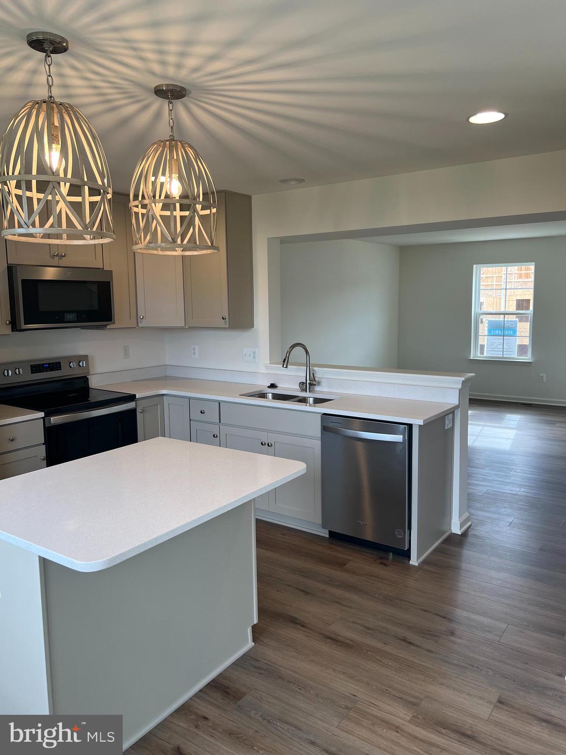 OVERLOOK AT RIVERSIDE TOWNHOMES - Residential Lease