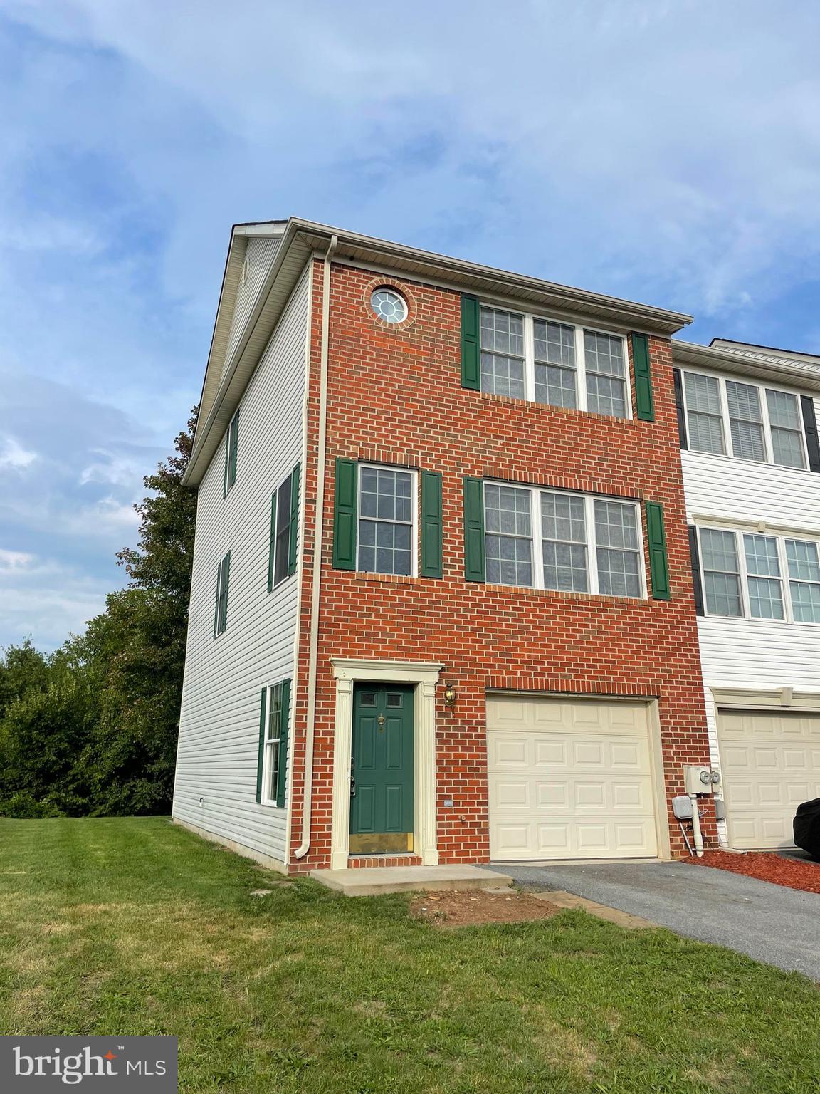 HAMMONDS MILL - Residential Lease