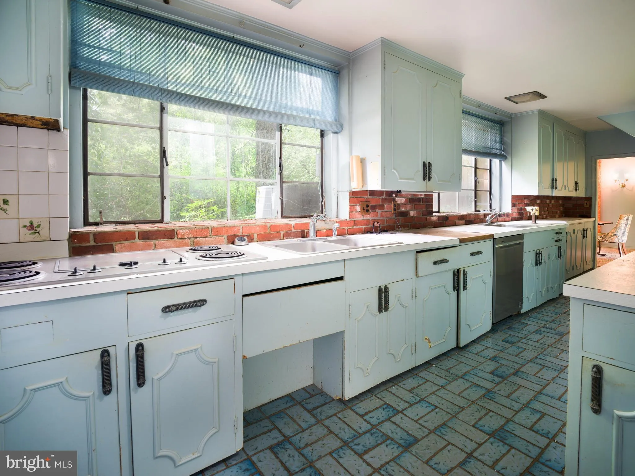 Villanova, Pennsylvania 19085, United States, 7 Bedrooms Bedrooms, ,6 BathroomsBathrooms,Residential,Pending,124274