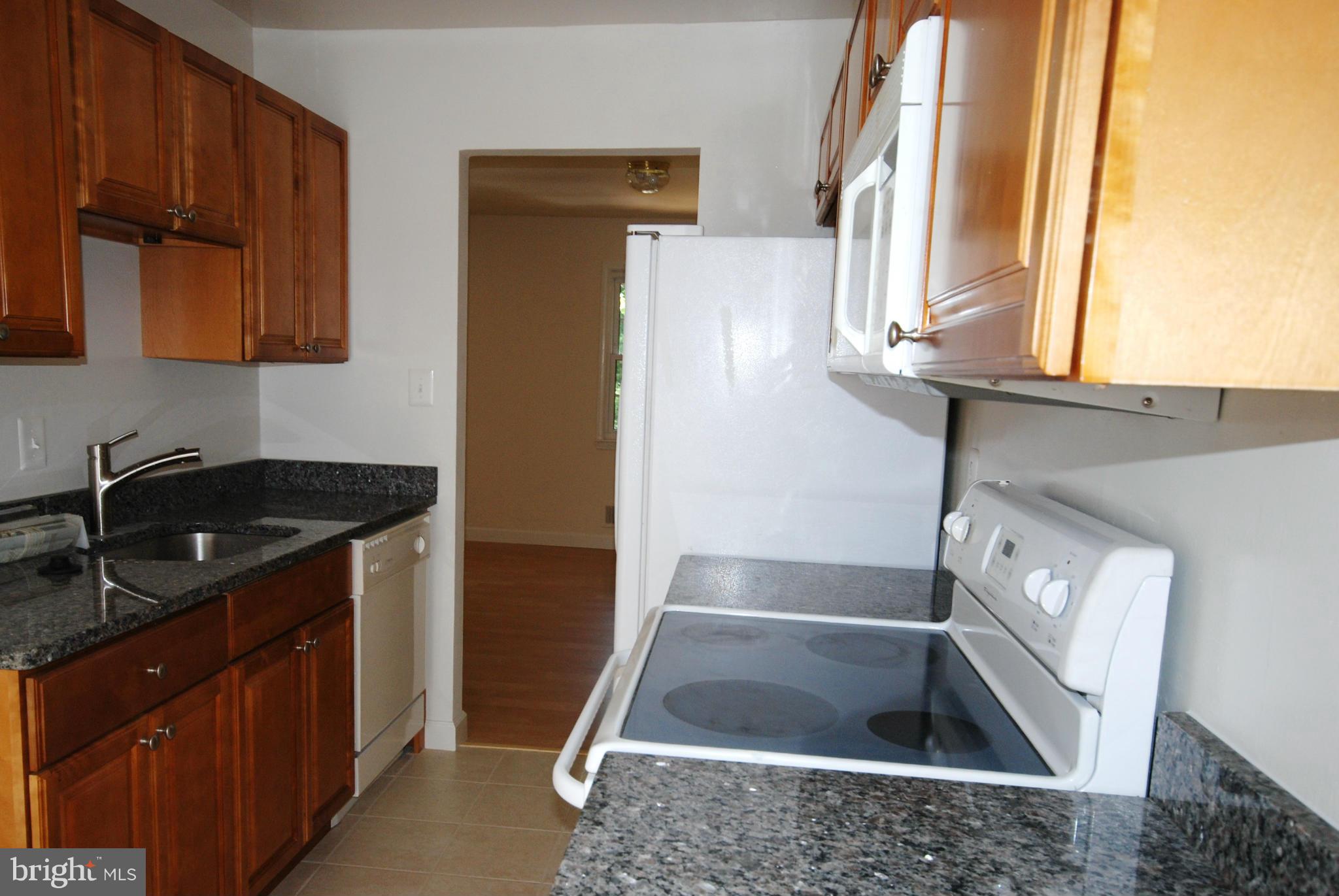 7 HYACINTH COURT 7