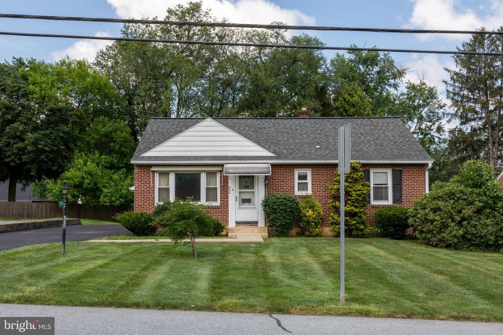 Photo of 258 Redwood Drive, LANCASTER, PA 17603 (MLS # PALA2072578)