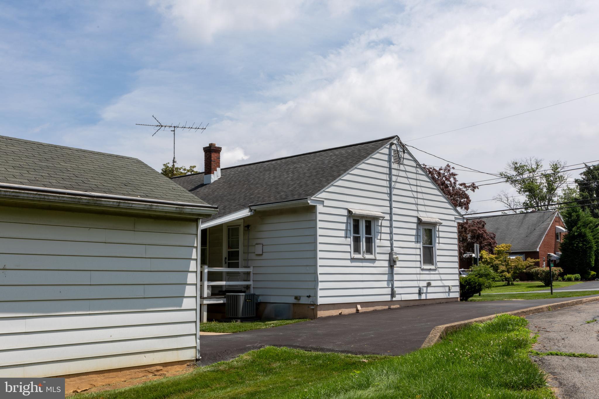 258 REDWOOD DRIVE
