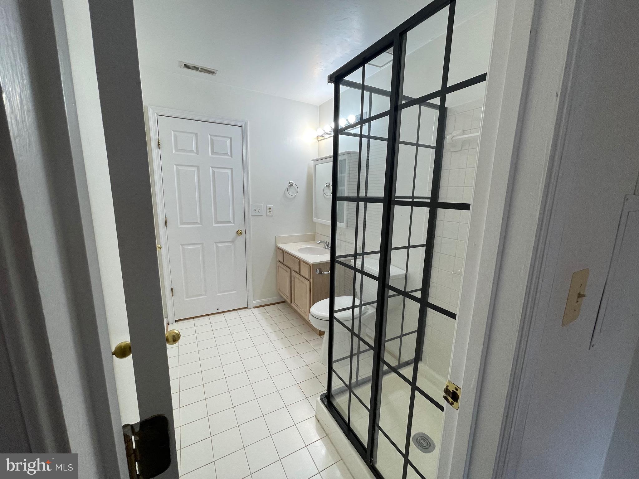 FALLS GABLE - Residential Lease