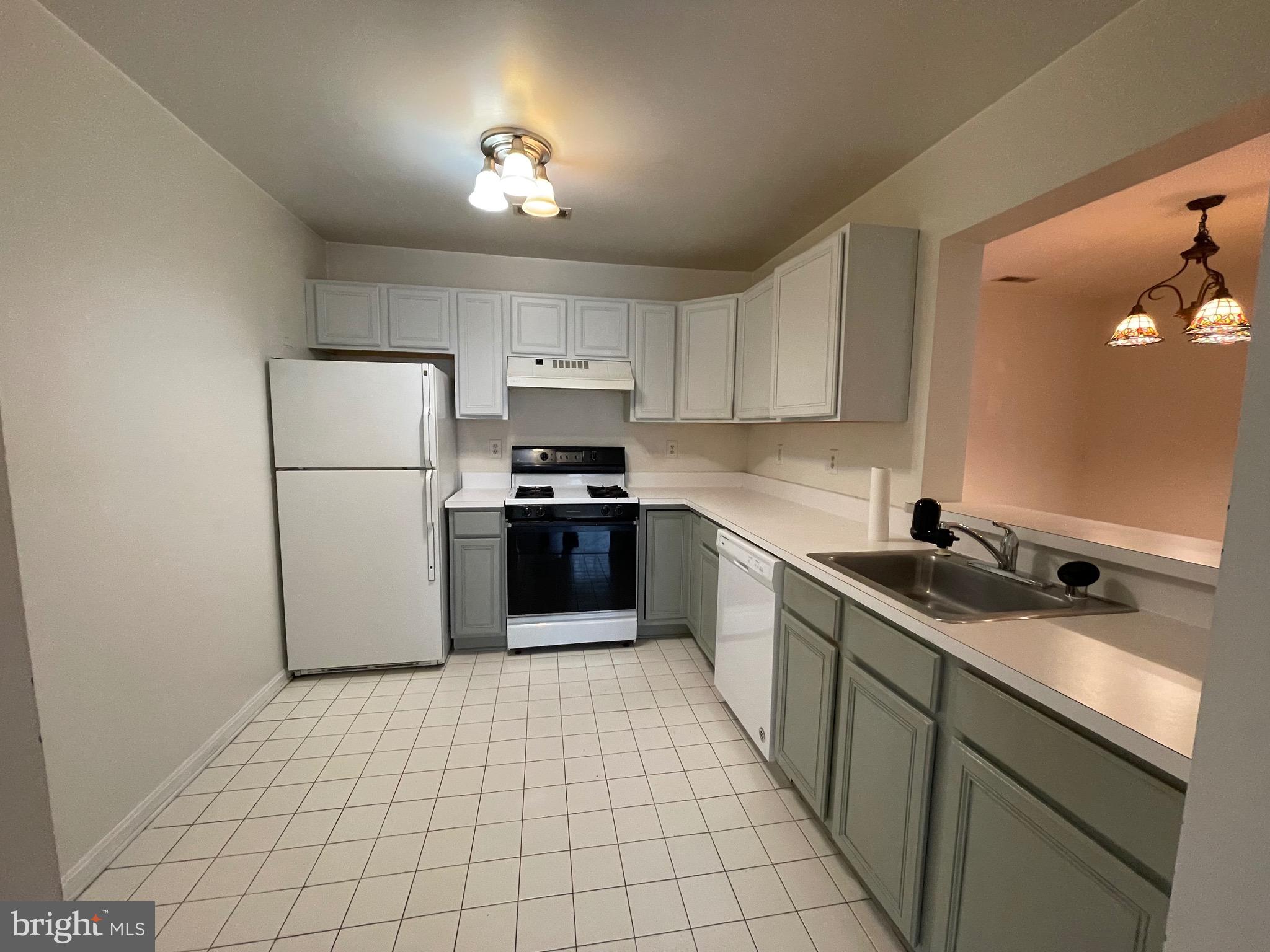 FALLS GABLE - Residential Lease